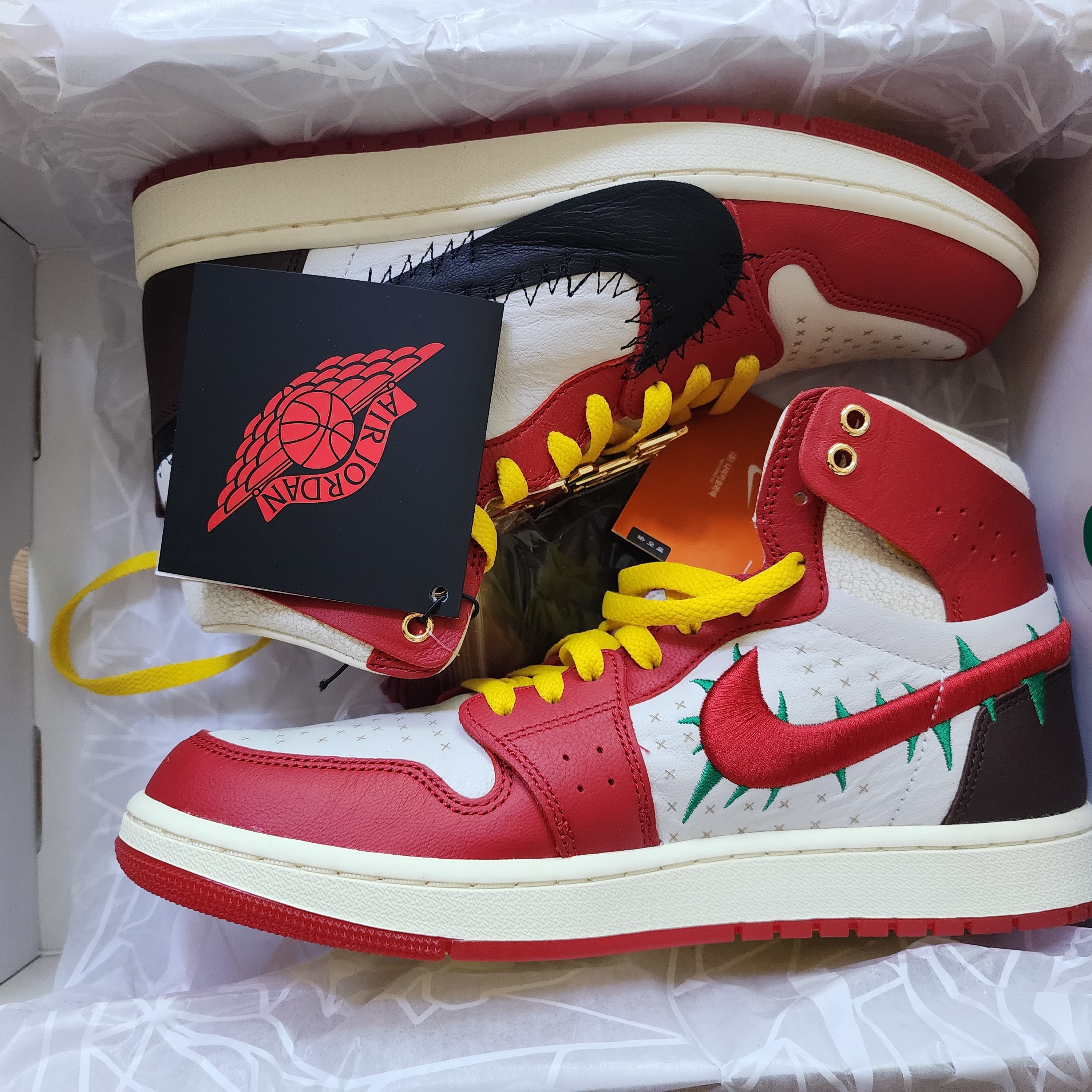 (W) Jordan 1 x Teyana Taylor Zoom CMFT 2 Gym Red 착용 스타일 - 1