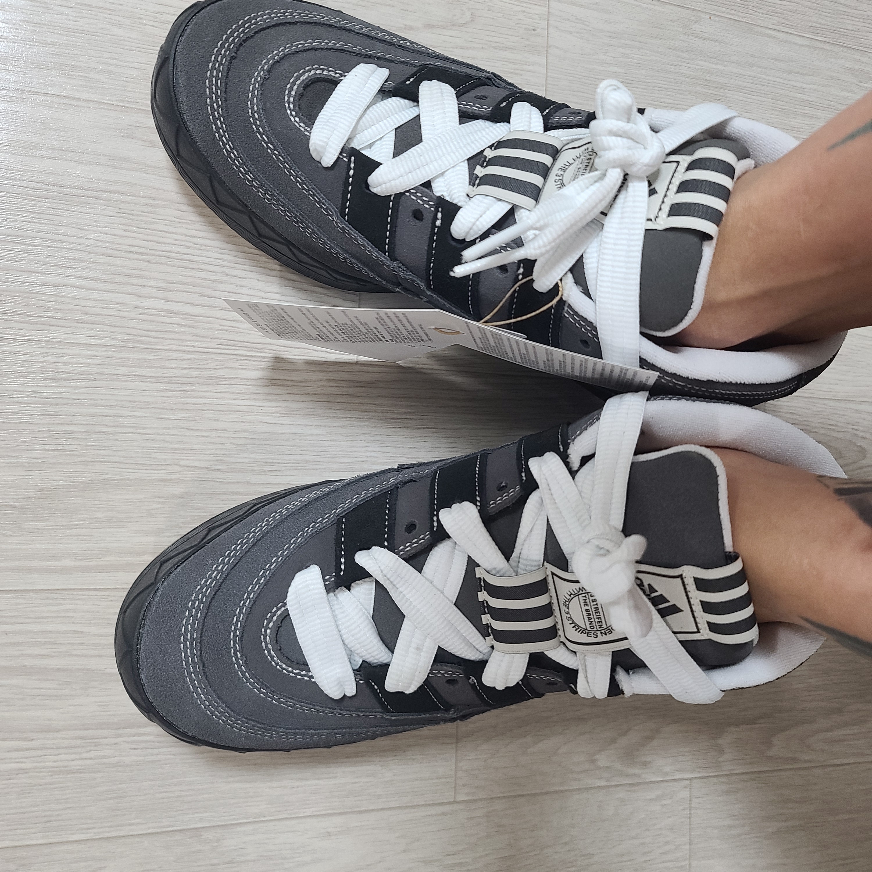 Adidas x YNuK Adimatic Mid Grey Core Black 착용 스타일 - 3