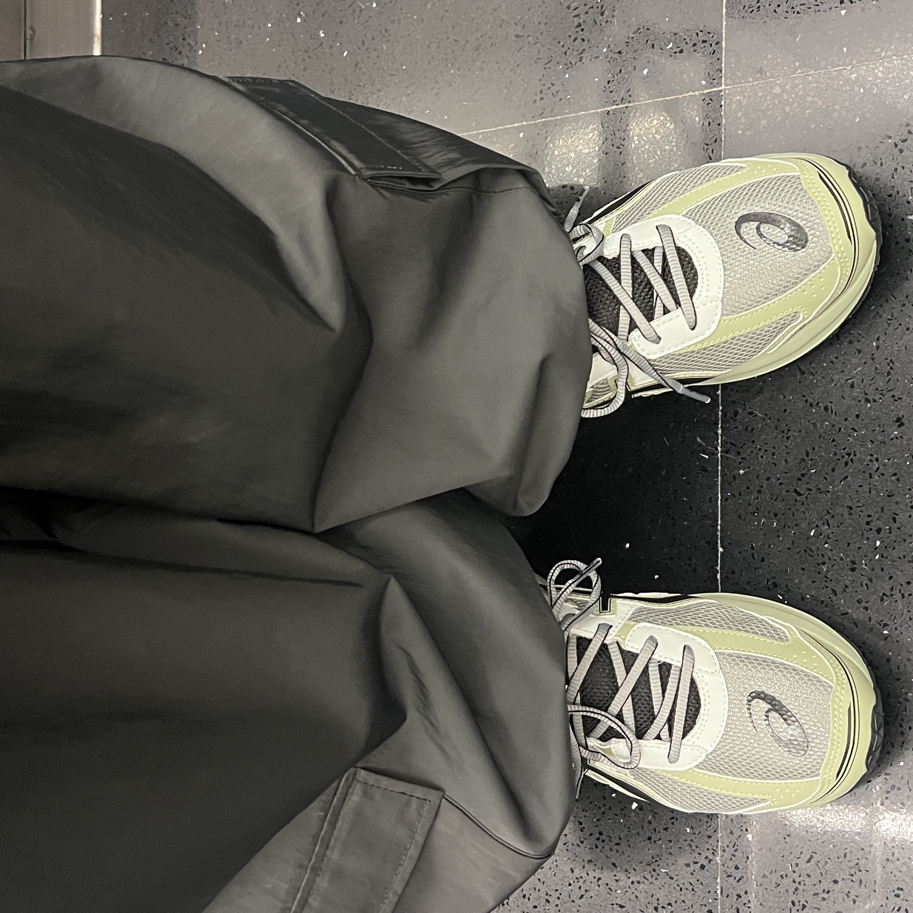 Asics Jog 100 S Sheet Rock - 2E Wide 착용 스타일