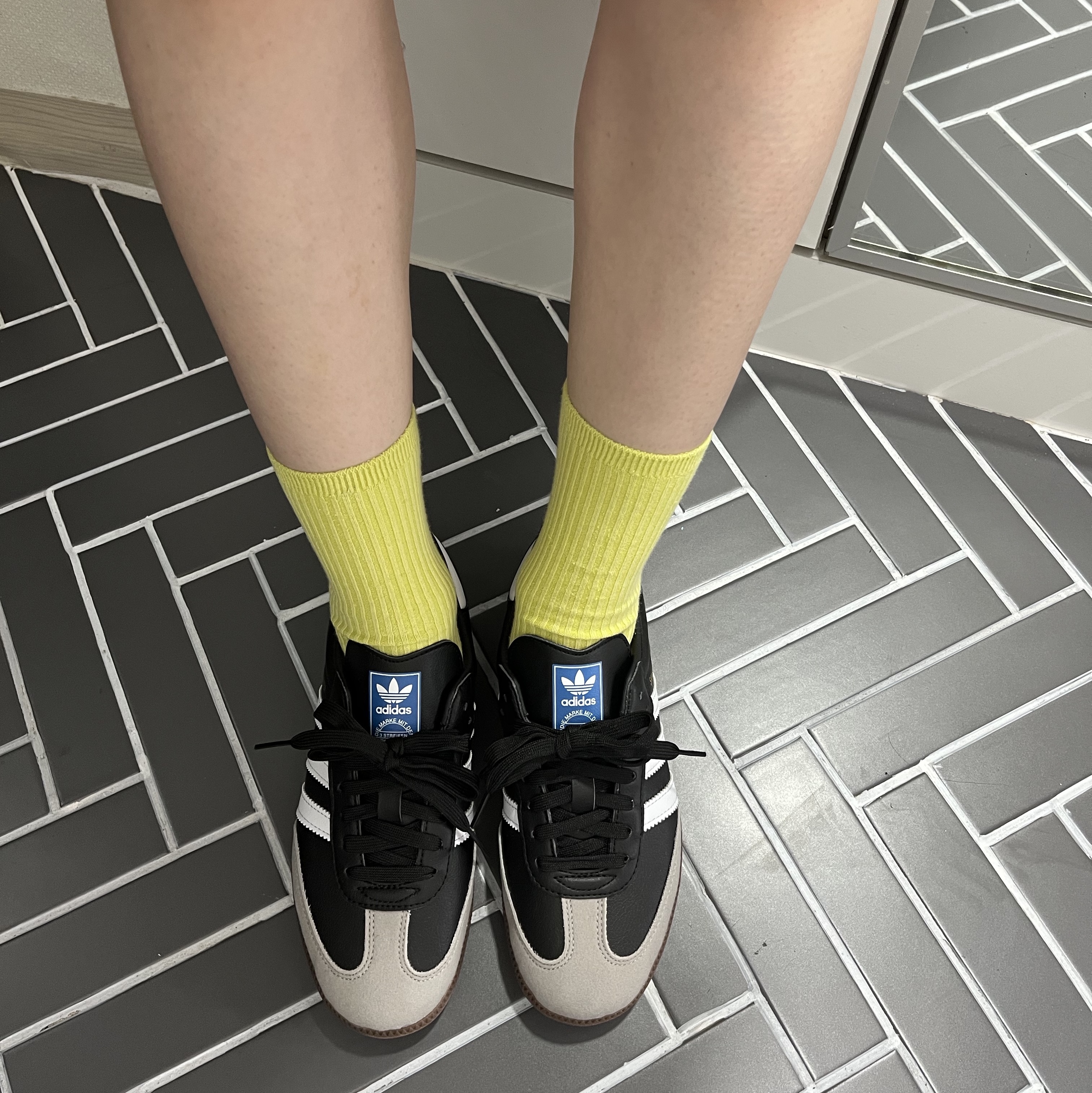 Adidas Samba Vegan Black White 착용 스타일