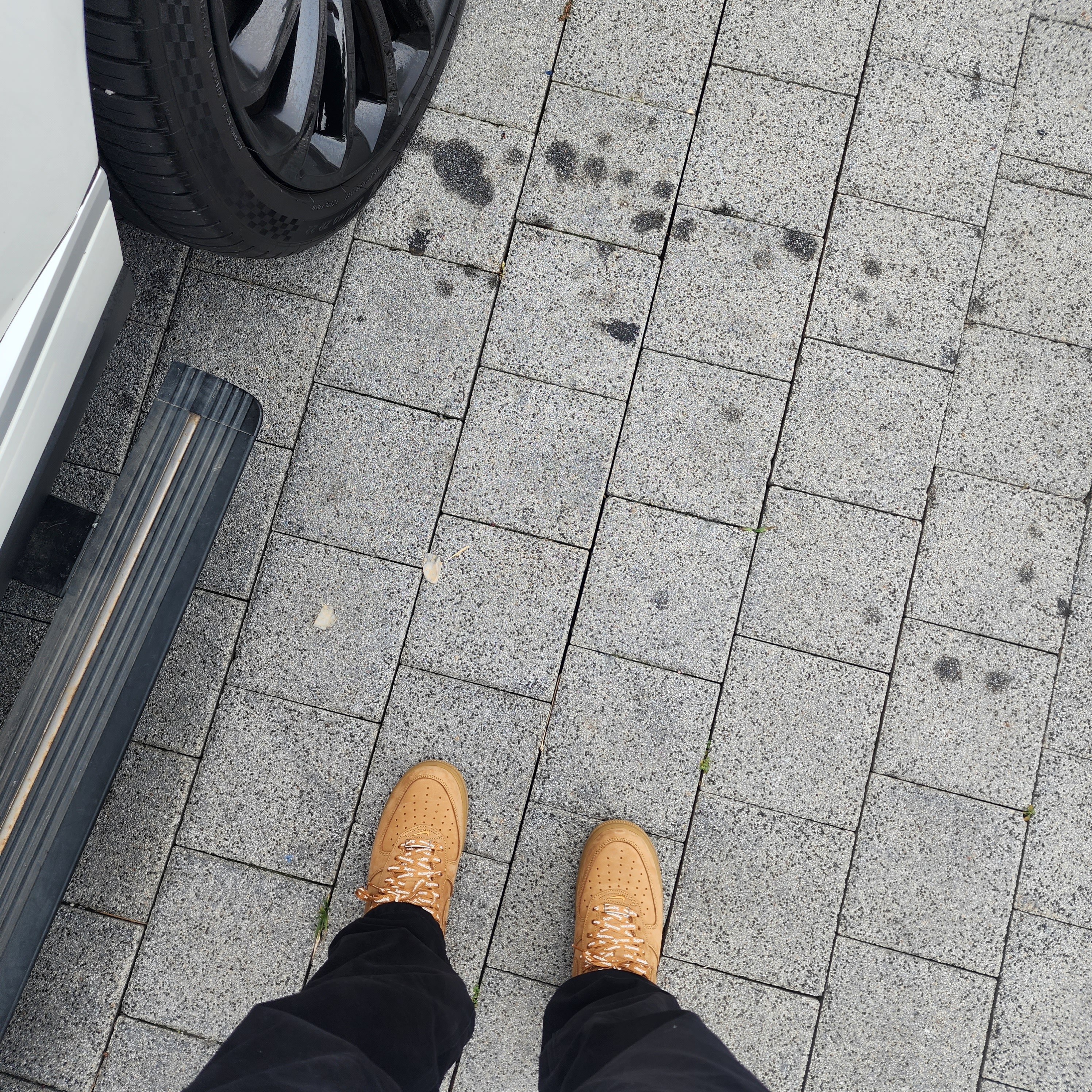 Nike x Supreme Air Force 1 Low Flax 착용 스타일 - 2