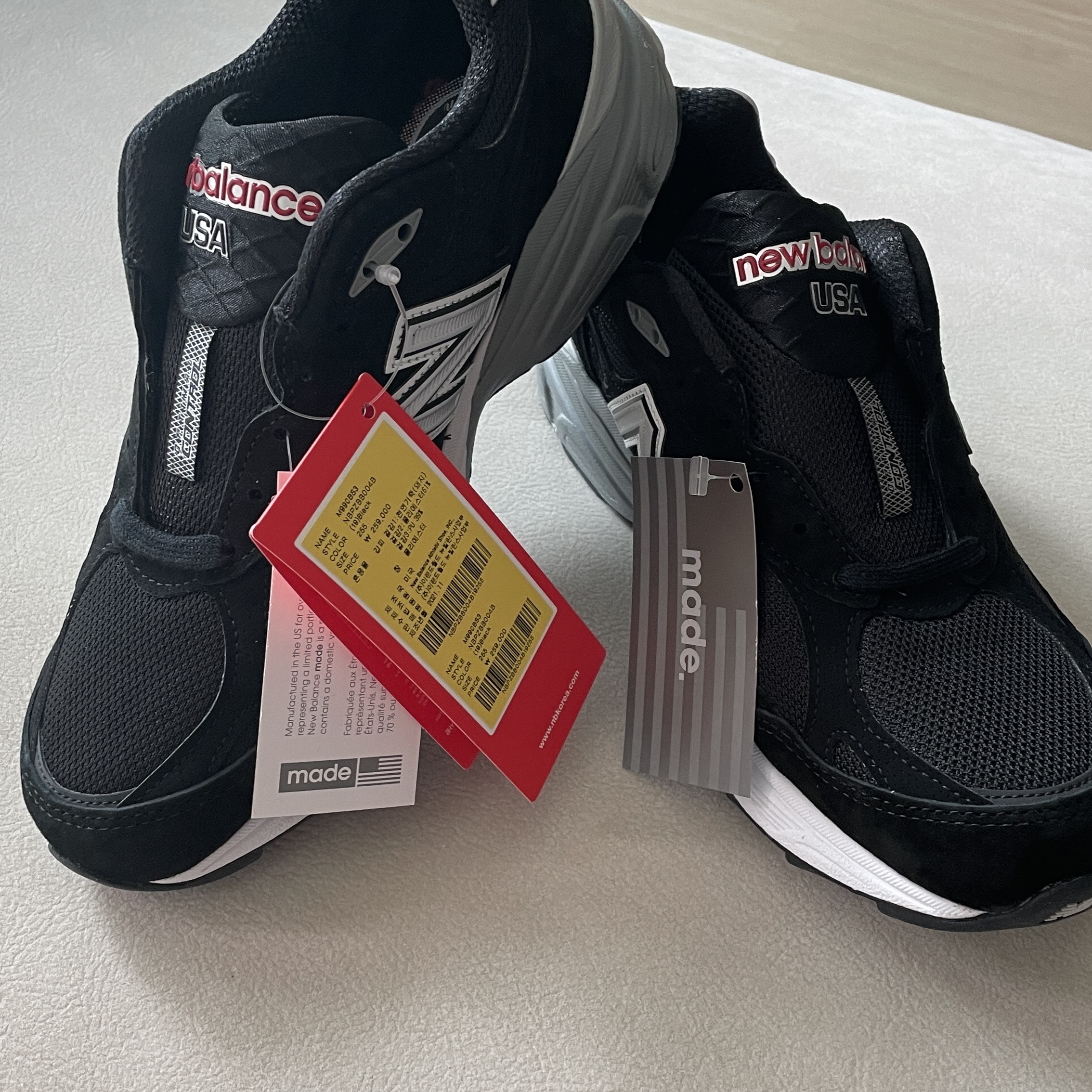 New Balance 990v3 Made in USA Black - D Standard 착용 스타일 - 2