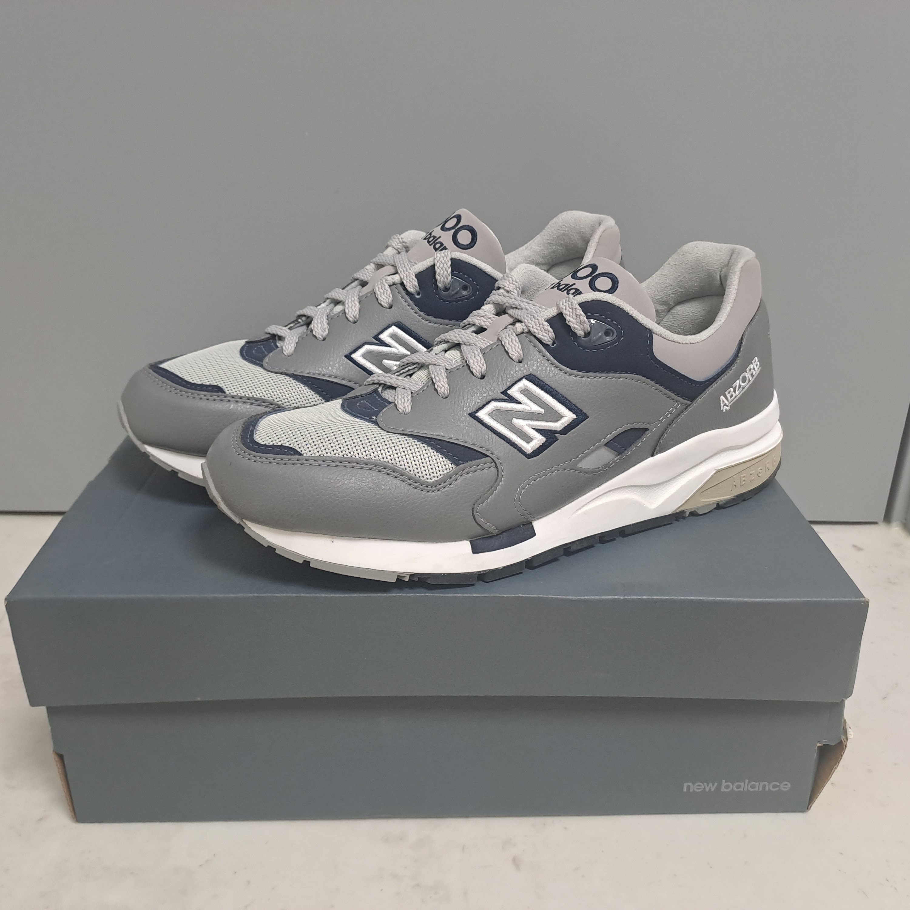 New Balance 1600 Legacy Grey 착용 스타일