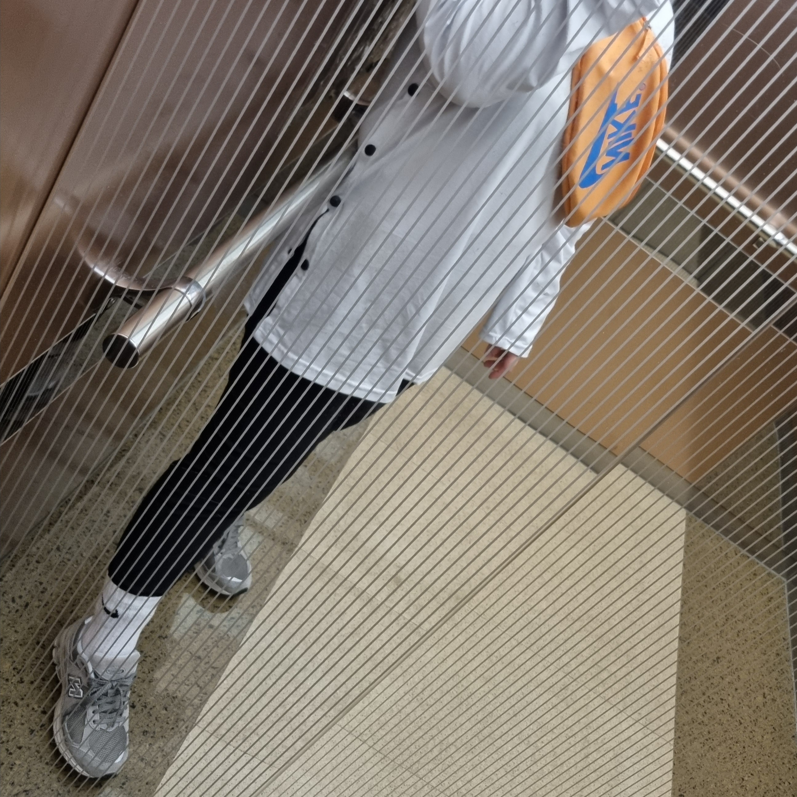 New Balance 2002R Grey, (W) Nike Dri-Fit Bliss Victory Mid Rise Pants Black White - Asia 착용 스타일