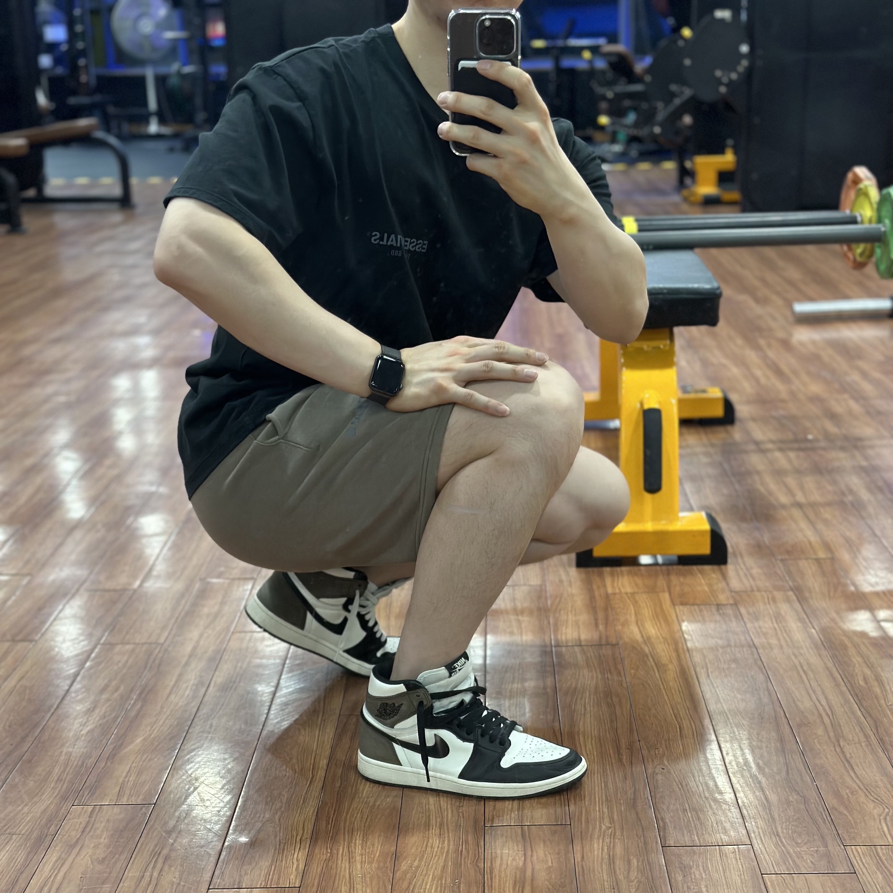 Jordan 1 Retro High OG Black Mocha 착용 스타일