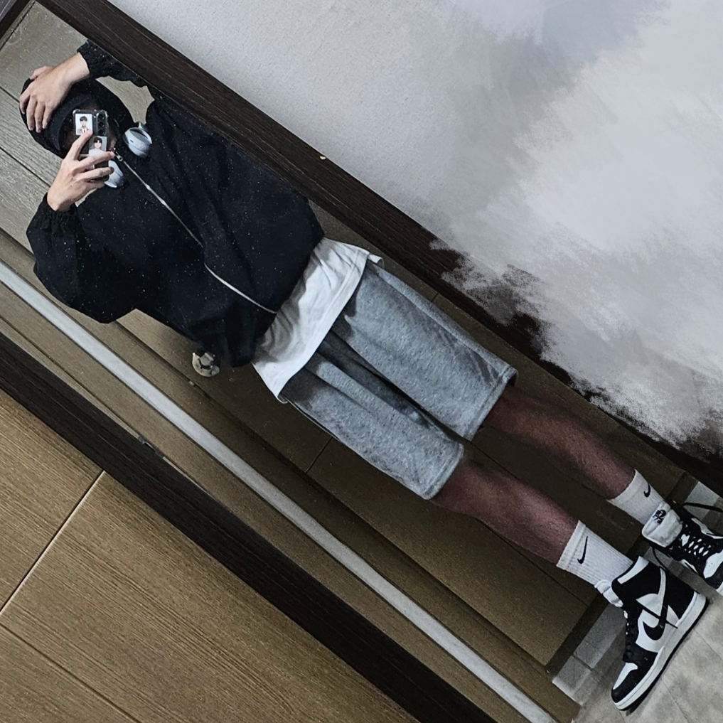 Jordan 1 High 85 Black White, Sony WH-CH520 White (Sony Korea Ver.) 착용 스타일