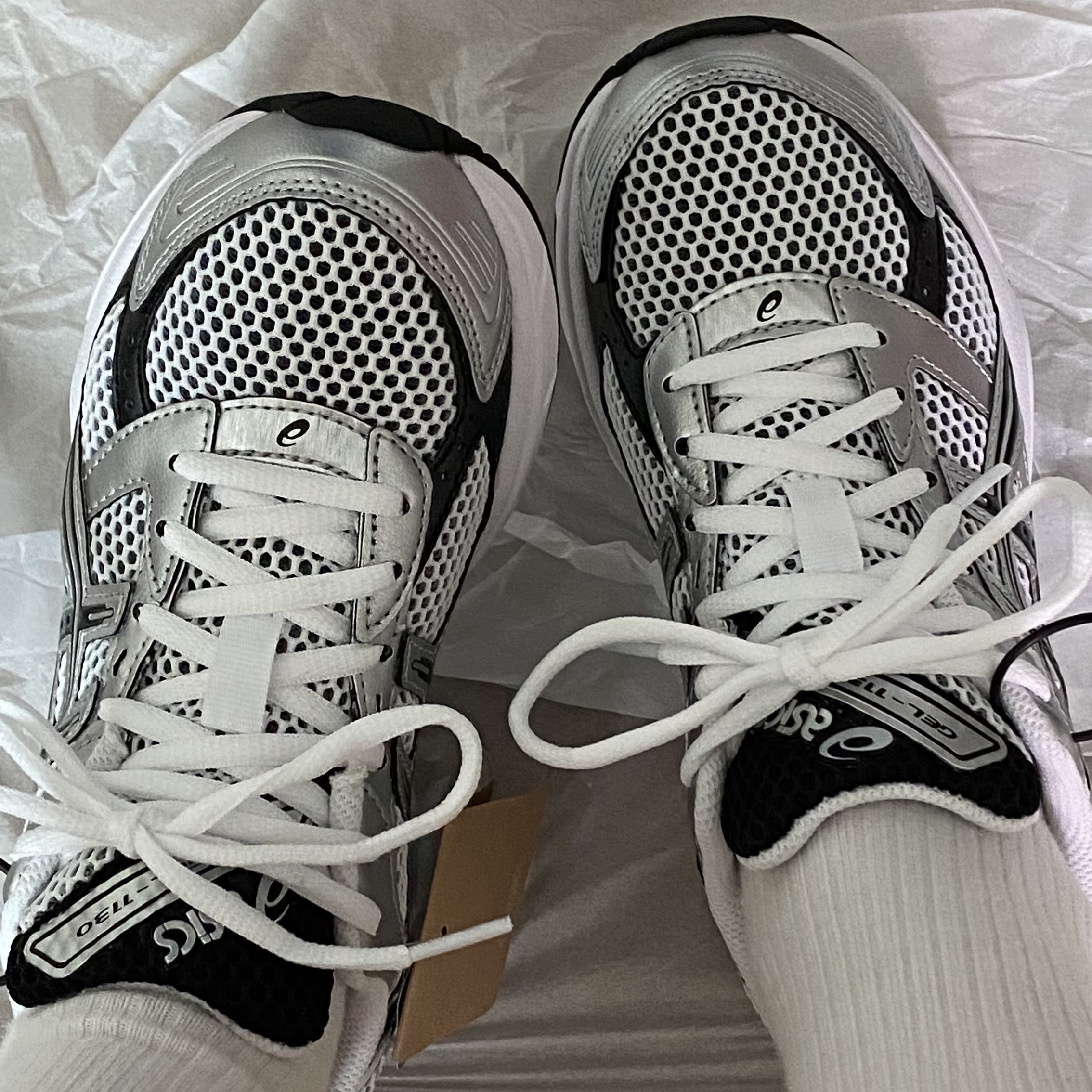 Asics Gel-1130 White Black 착용 스타일