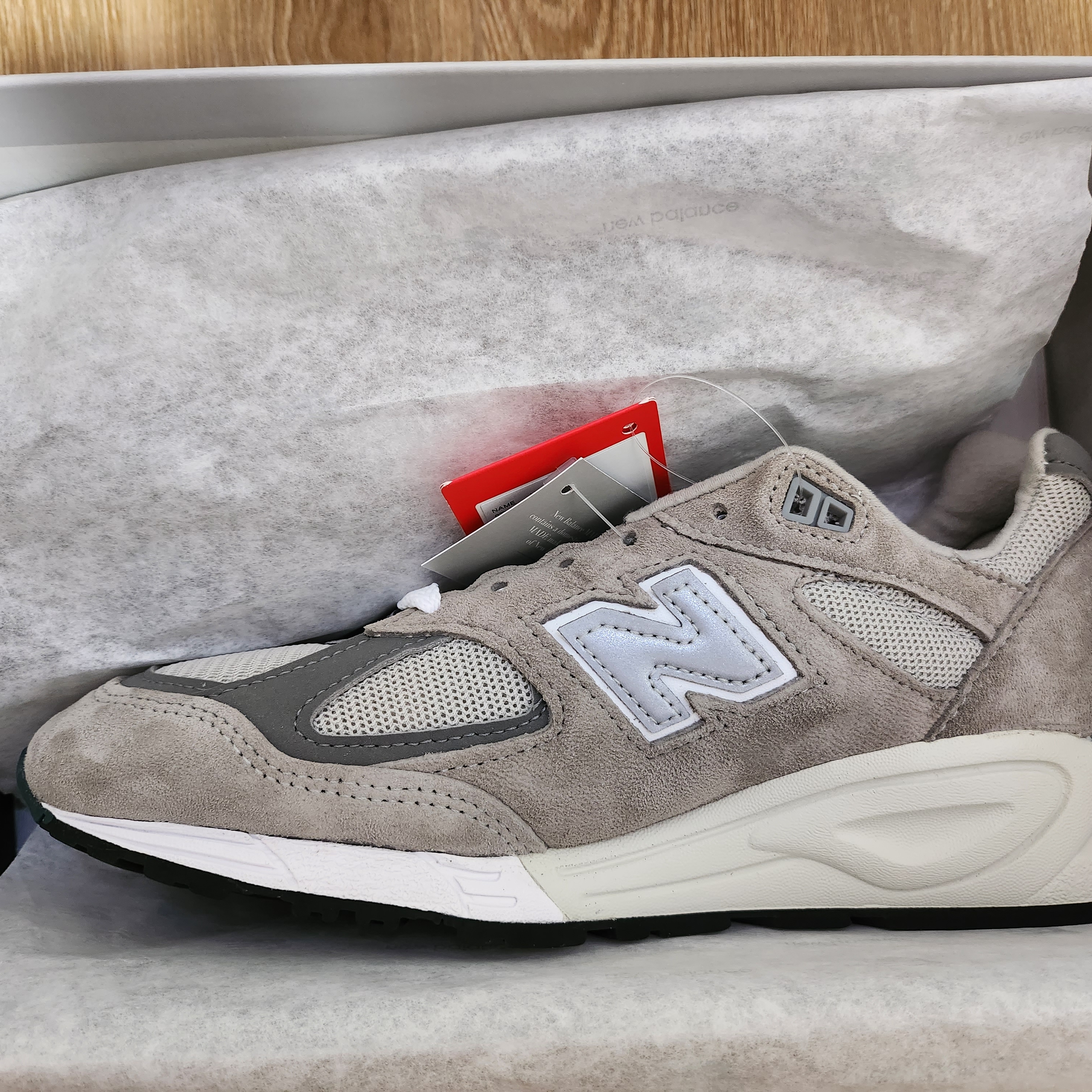 New Balance 990v2 Made in USA Grey 착용 스타일