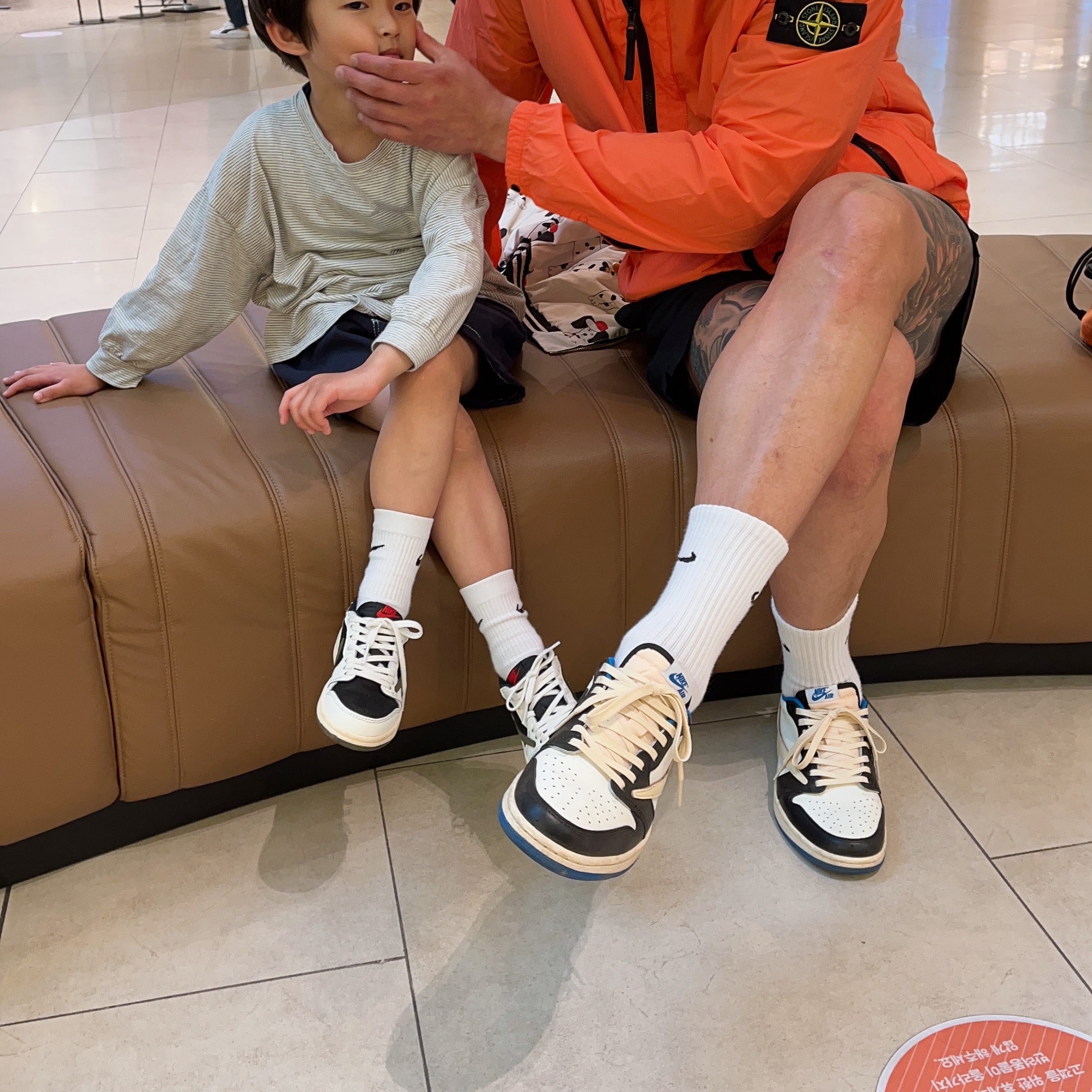 (PS) Jordan 1 x Travis Scott Retro Low OG SP Medium Olive, Jordan 1 x Travis Scott x Fragment Retro Low OG SP Military Blue 착용 스타일
