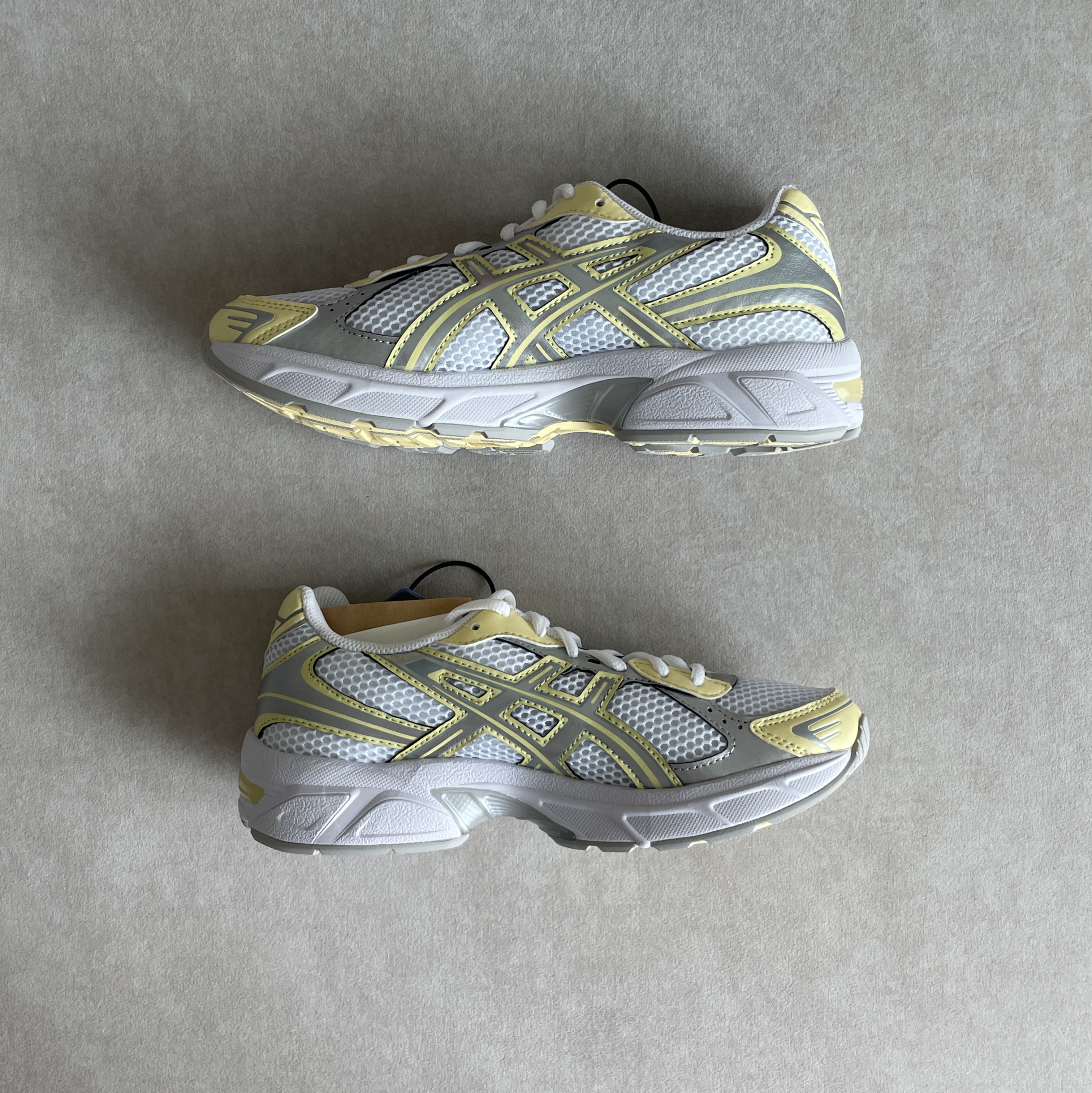 (W) Asics Gel-1130 White Butter 착용 스타일 - 1
