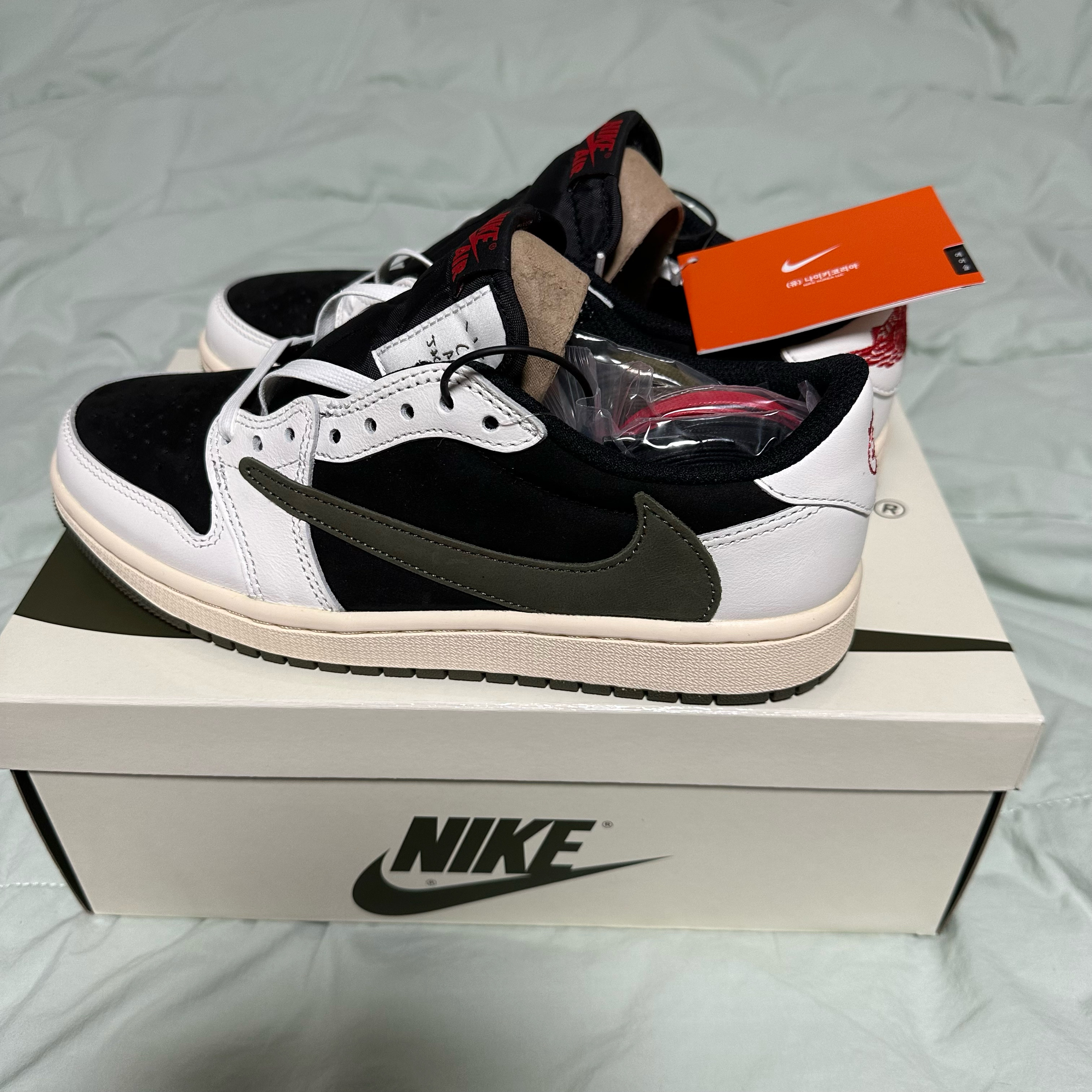 (W) Jordan 1 x Travis Scott Retro Low OG SP Medium Olive 착용 스타일