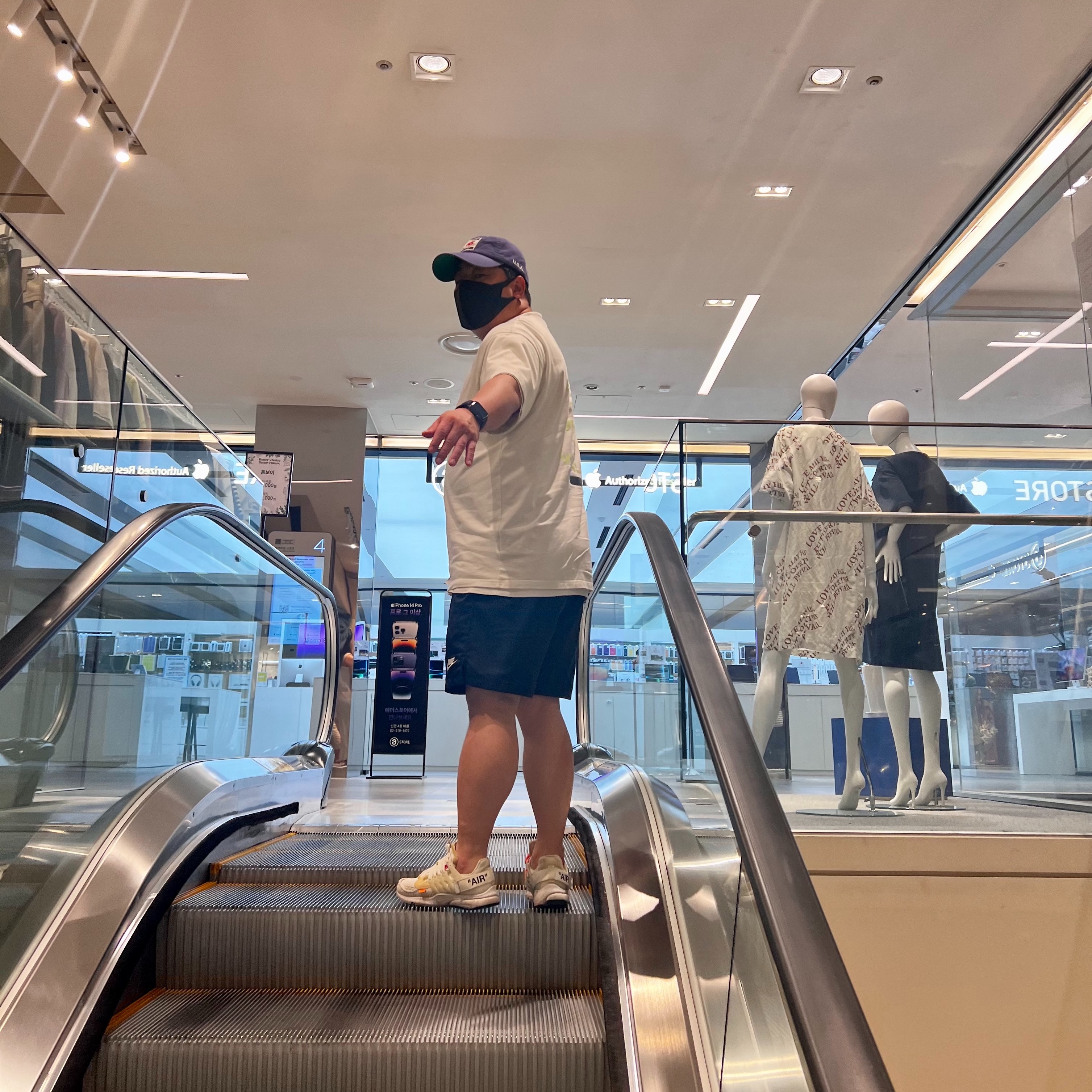 Nike x Pigalle T-Shirt White - Asia, Nike x Off-White Air Presto White 착용 스타일