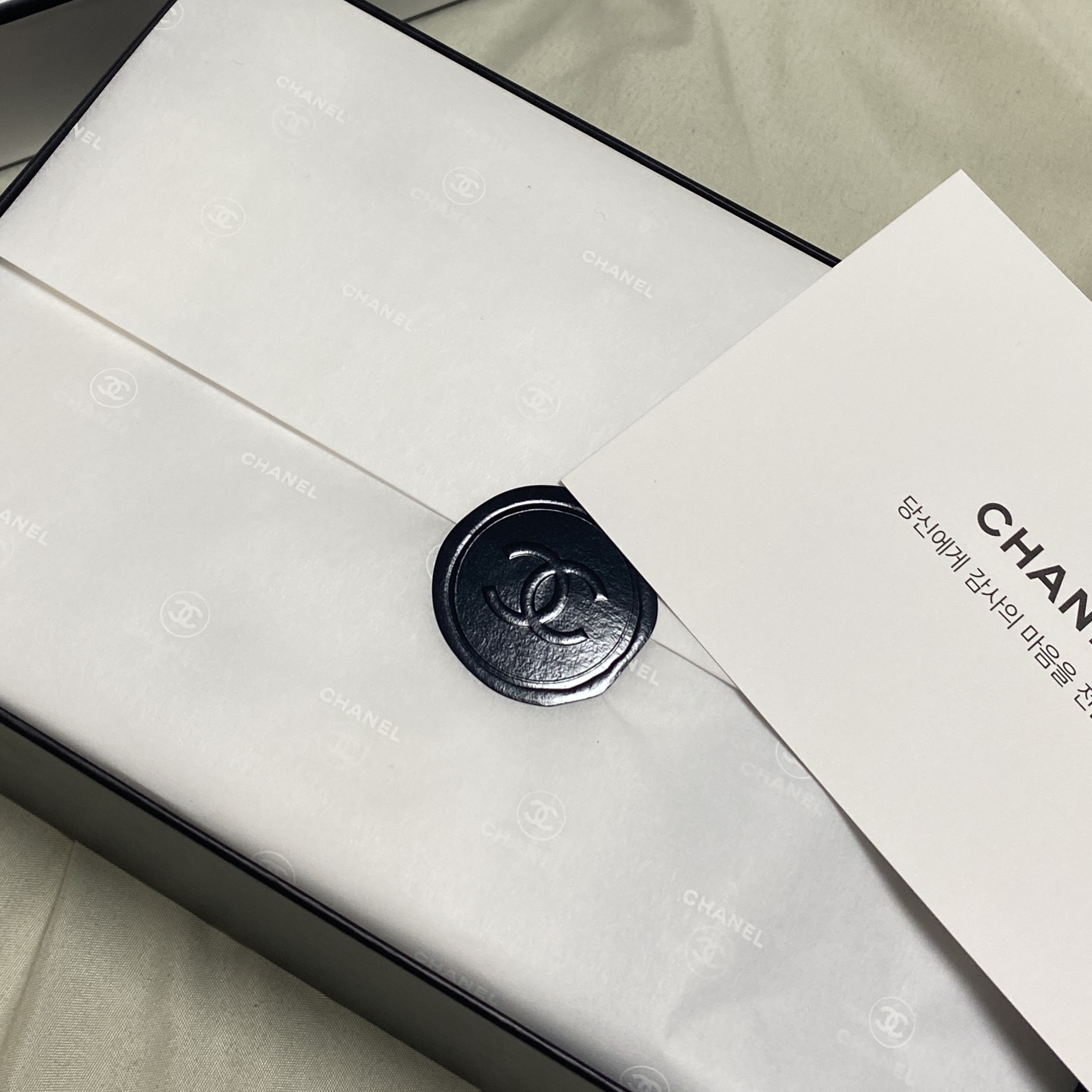 Chanel No.5 L'eau Eau De Toilette 100ml, Chanel No.5 Eau De Parfum 100ml 착용 스타일 - 3
