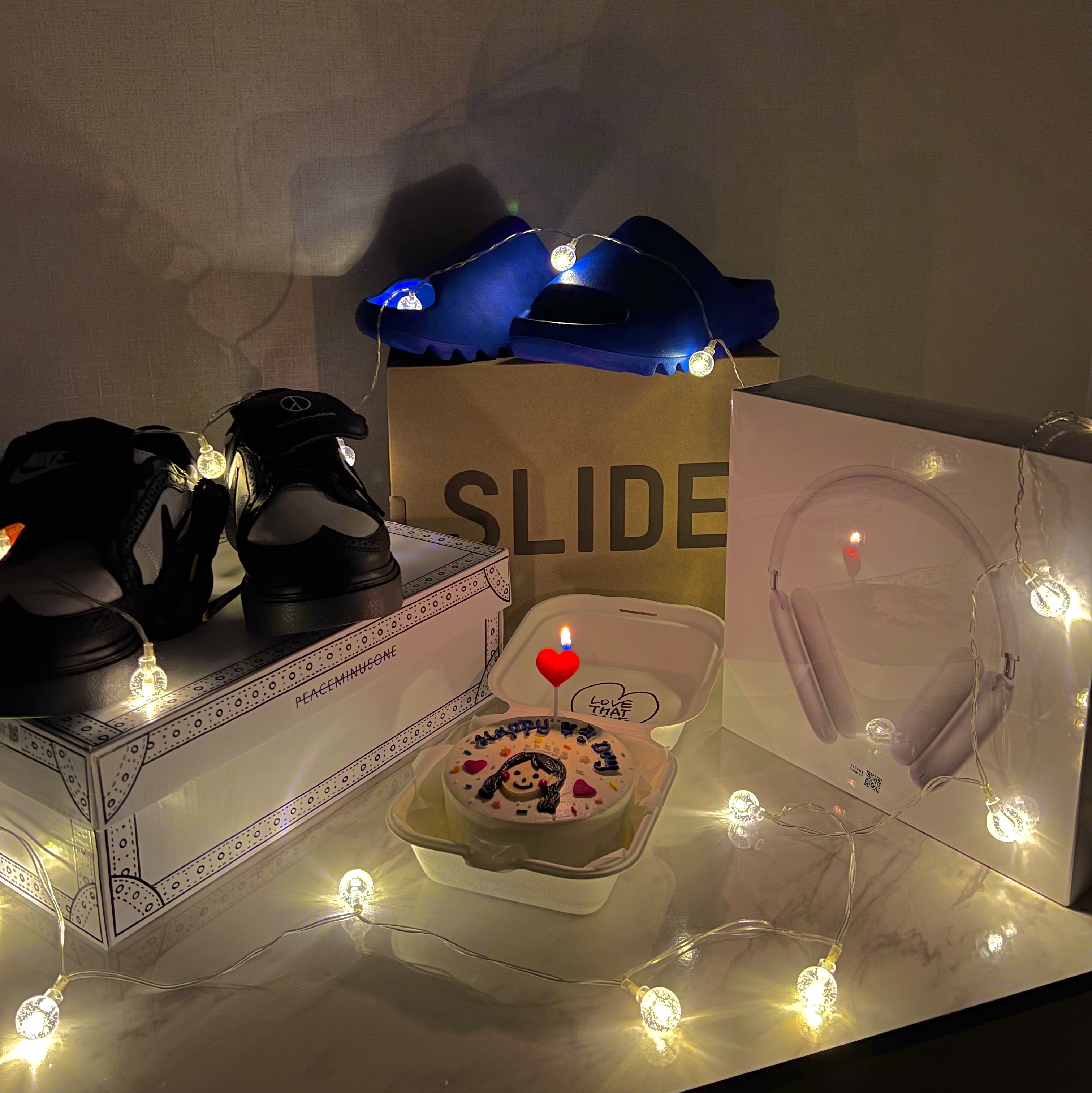 Nike x Peaceminusone Kwondo1 Black and White, Adidas Yeezy Slide Azure 착용 스타일