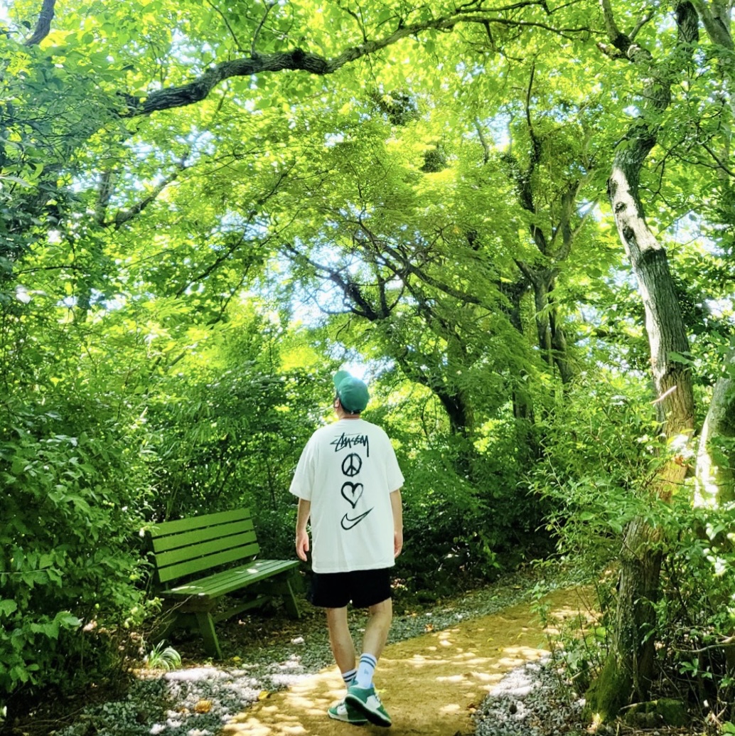 Nike x Stussy NRG RA T-Shirt Summit White (DM4943-121), (W) Nike Dunk Low Disrupt 2 Phantom University Blue 착용 스타일 - 1