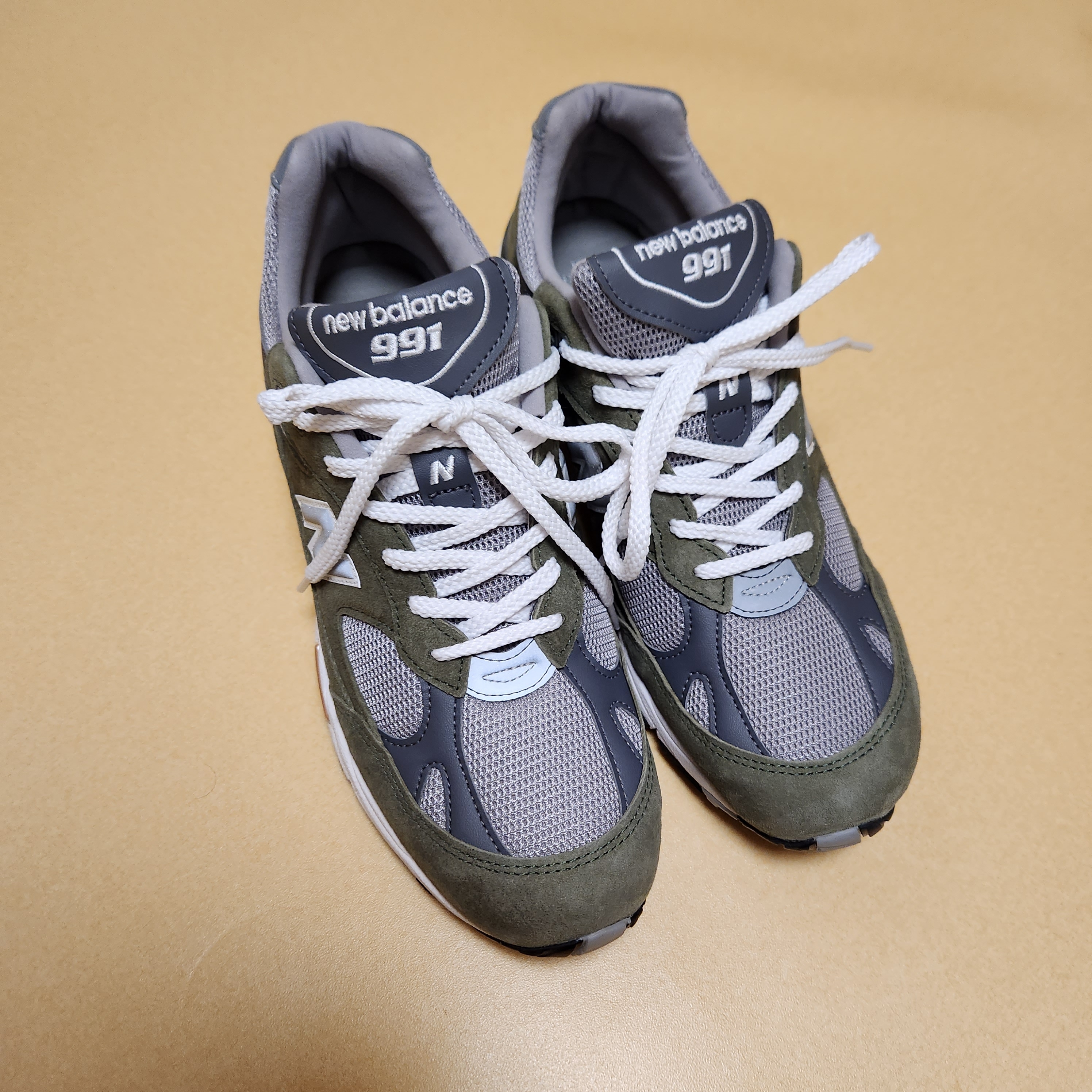 New Balance 991 Made in UK Green Grey 착용 스타일