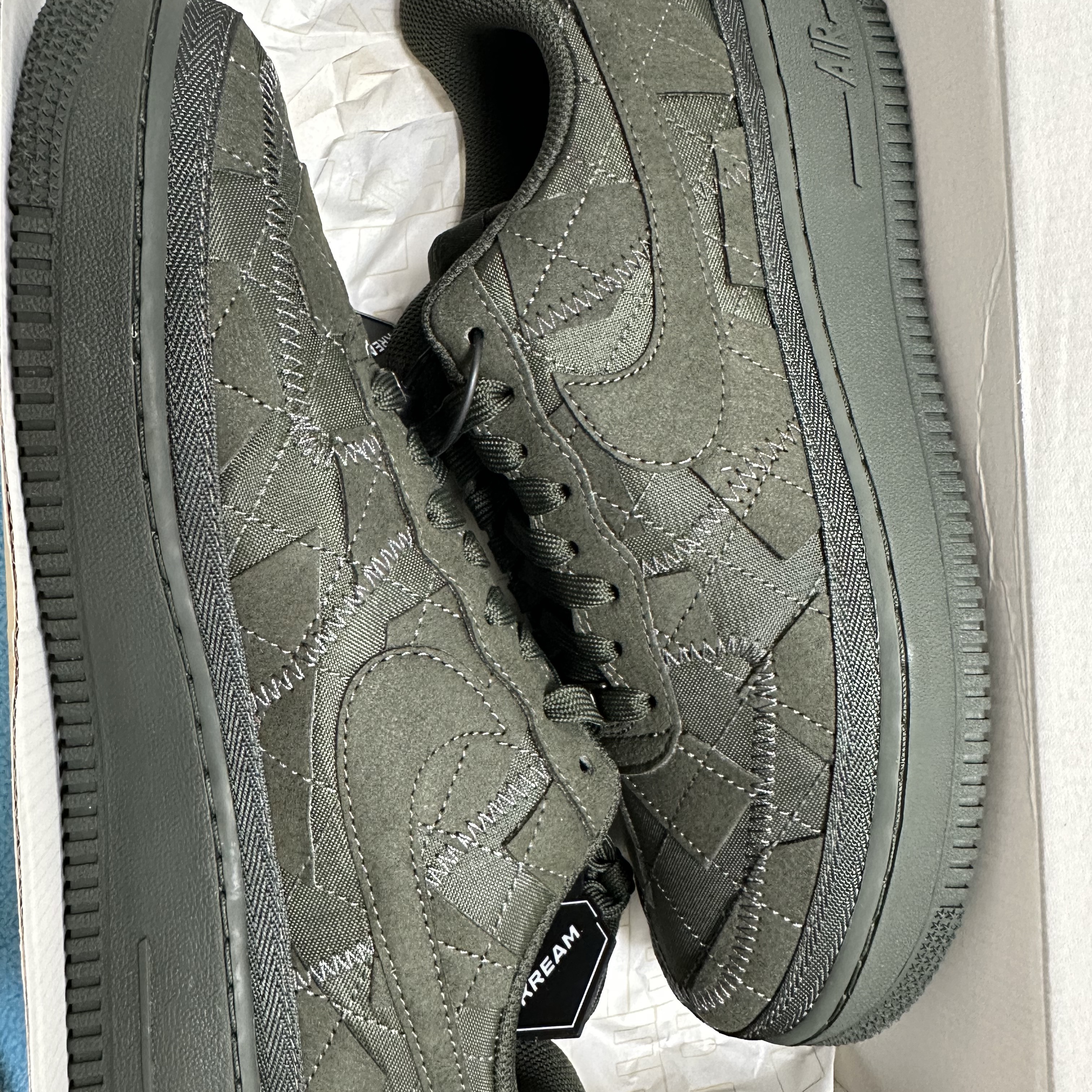 Nike x Billie Eilish Air Force 1 Low '07 SP Sequoia 착용 스타일
