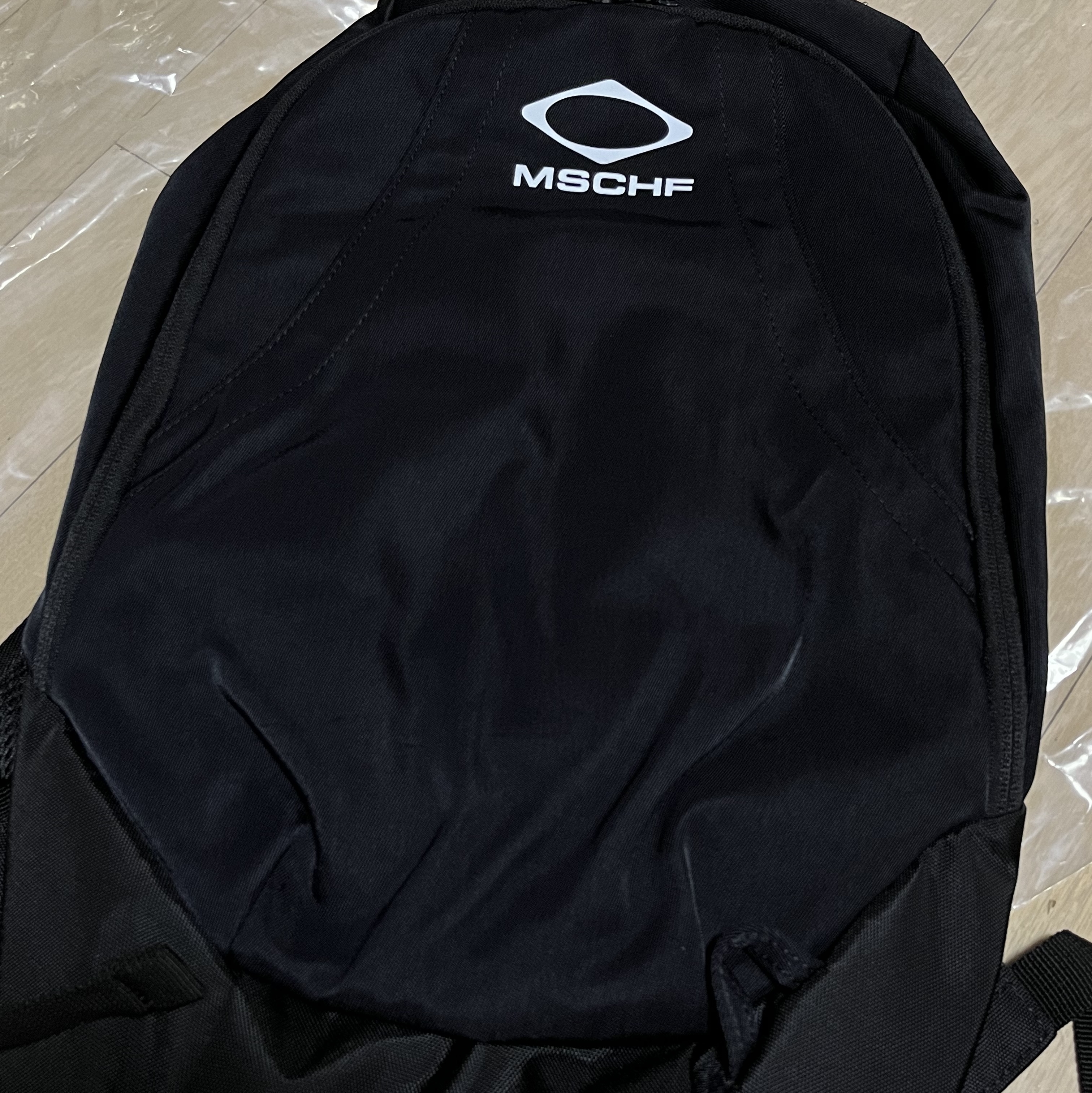 Mischief Rhombus Backpack Black 착용 스타일