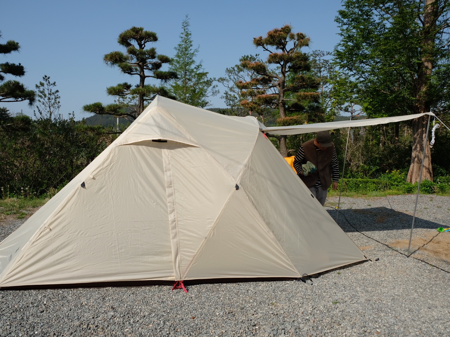 Snow Peak Alpha Breeze Ivory, Snow Peak HD Tarp Hexa Evo Pro. Ivory 착용 스타일 - 2