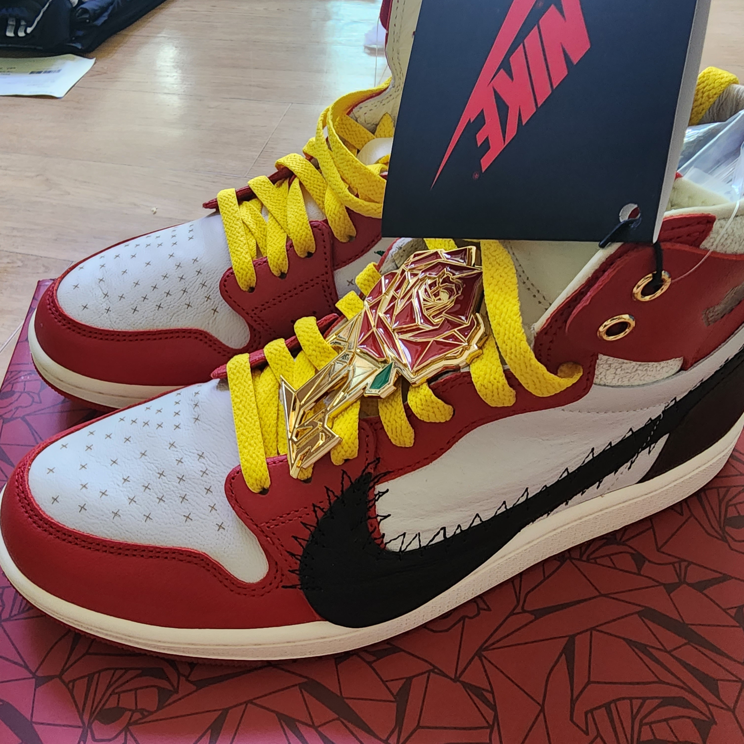 (W) Jordan 1 x Teyana Taylor Zoom CMFT 2 Gym Red 착용 스타일 - 3