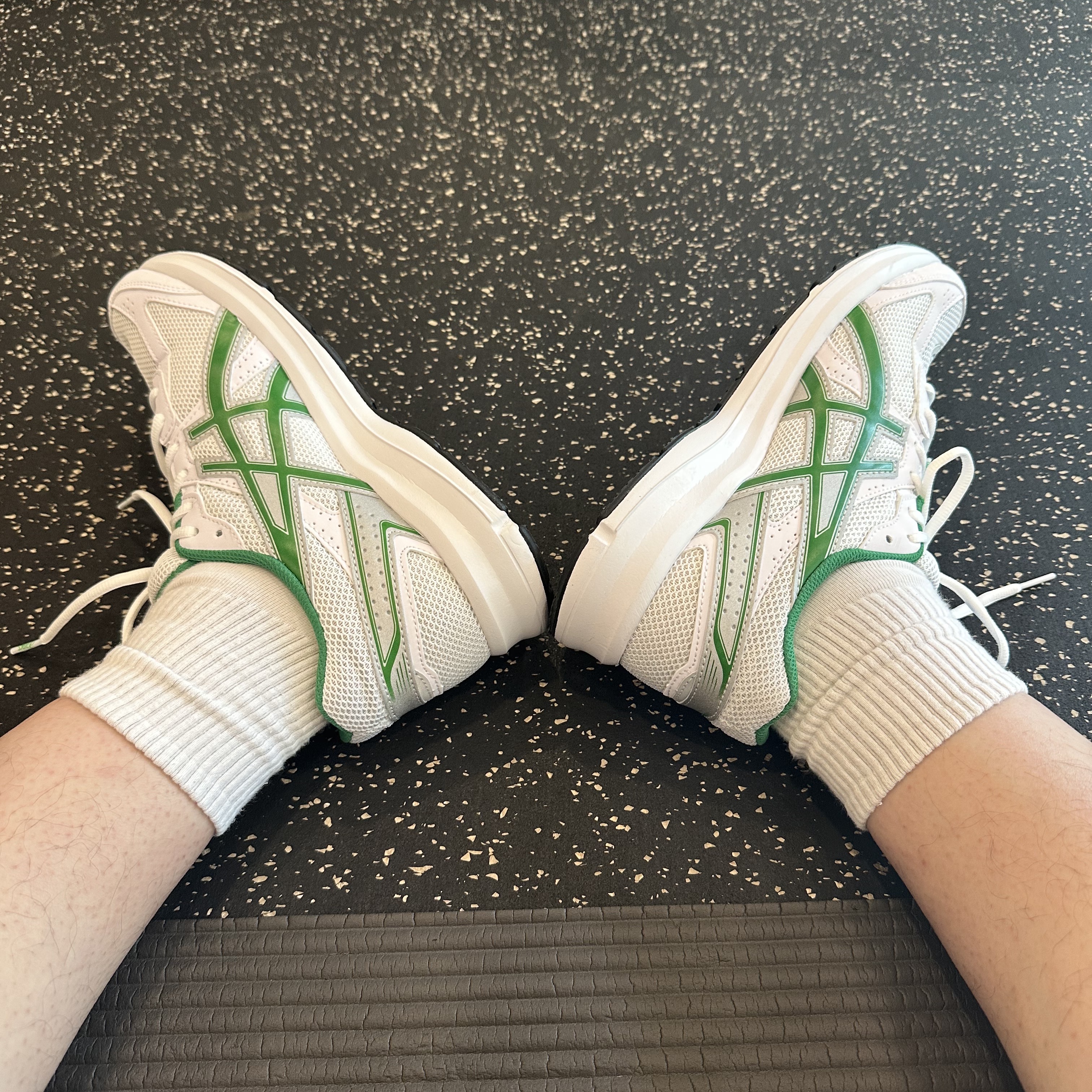 Asics Jog 100 S White Green - 2E Wide 착용 스타일