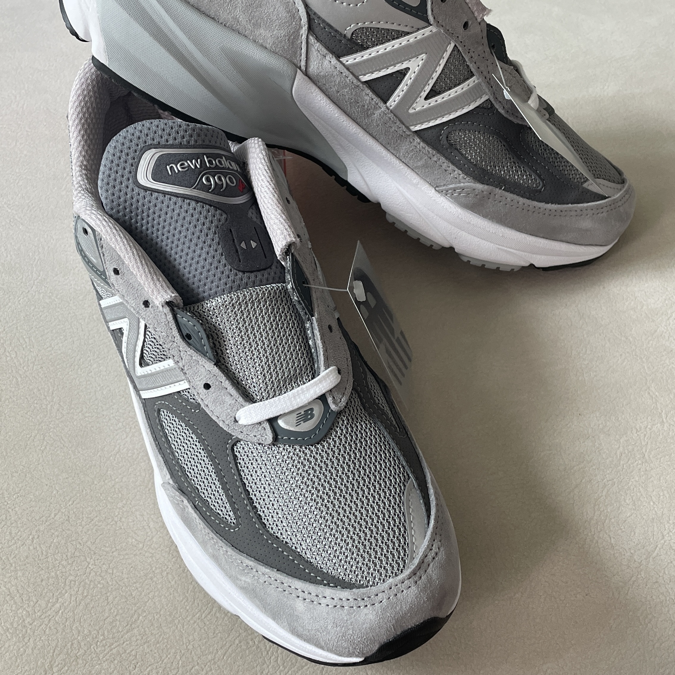 New Balance 990v6 Made in USA Grey - D Standard 착용 스타일 - 3