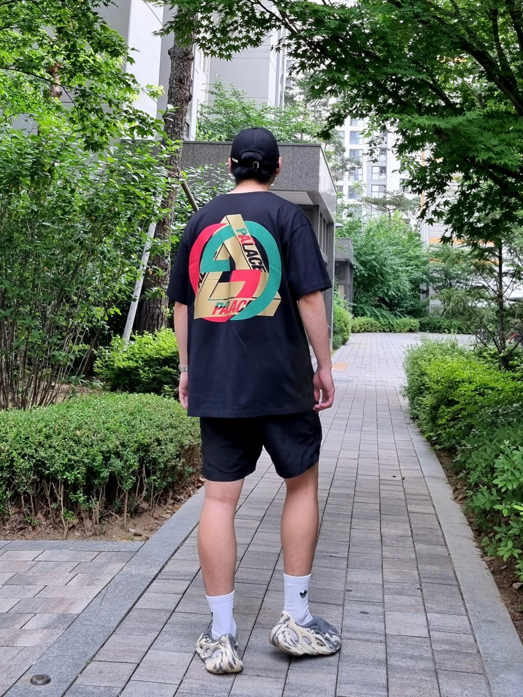Palace x Gucci Printed Heavy Cotton Jersey T-Shirt Black - 22FW, Palace Sofar Ripstop Shell Shorts Black - 22SS 착용 스타일