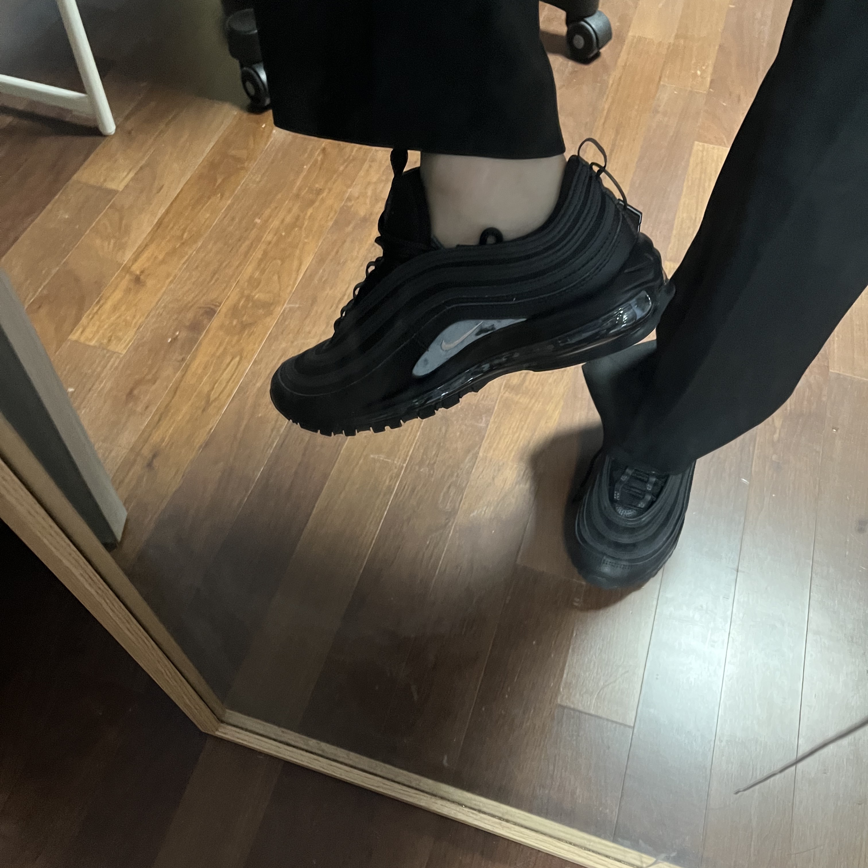 Nike Air Max 97 Black White Anthracite 착용 스타일 - 1