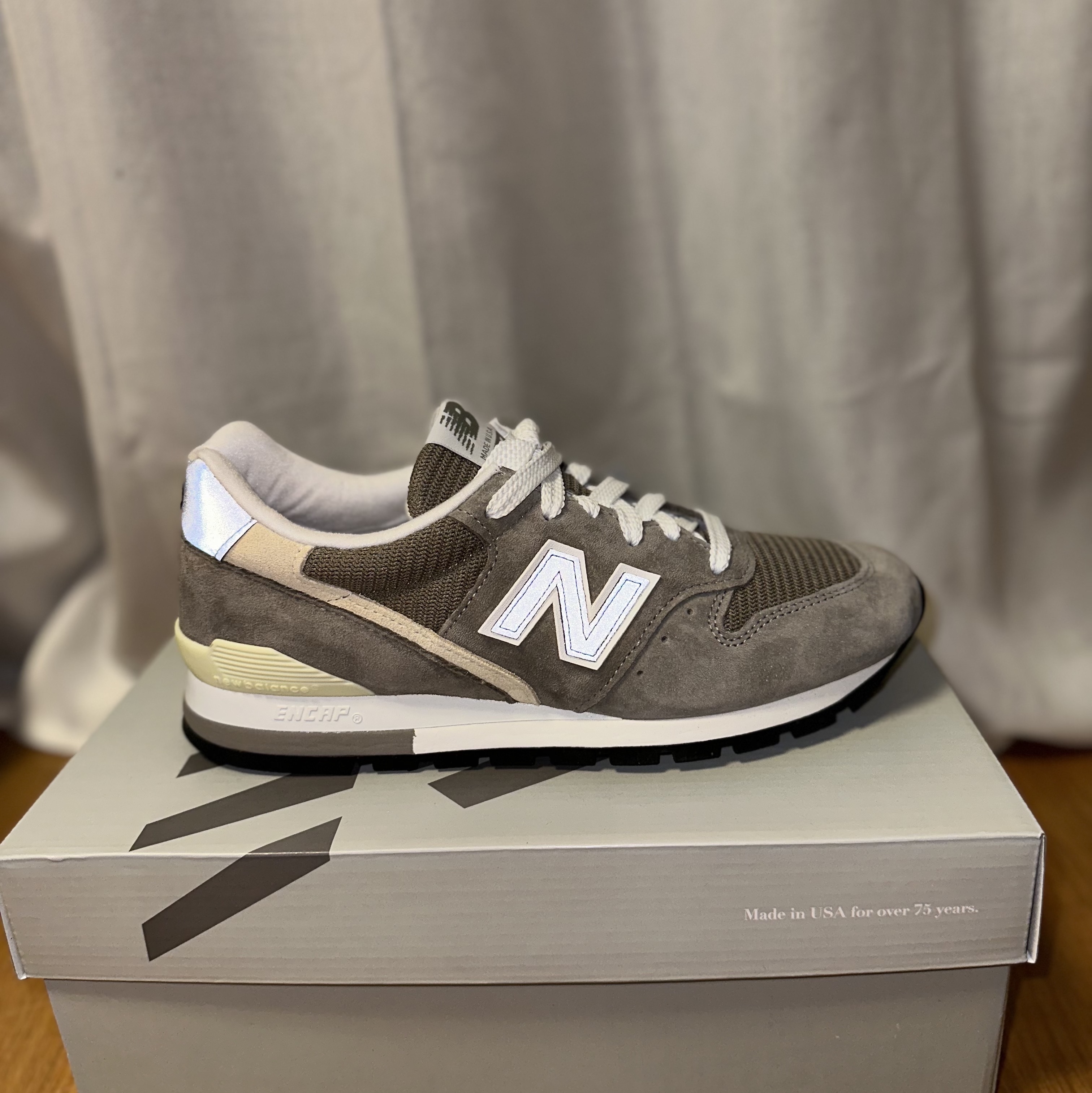 New Balance Made in USA 996 Grey 착용 스타일