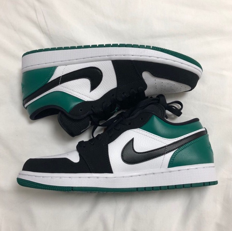 Jordan 1 Low White Black Mystic Green 착용 스타일 - 1