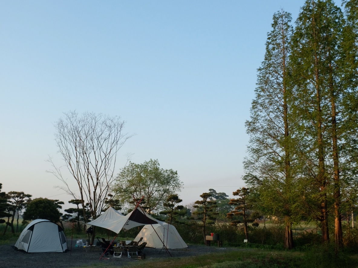 Snow Peak Alpha Breeze Ivory, Snow Peak HD Tarp Hexa Evo Pro. Ivory 착용 스타일 - 1