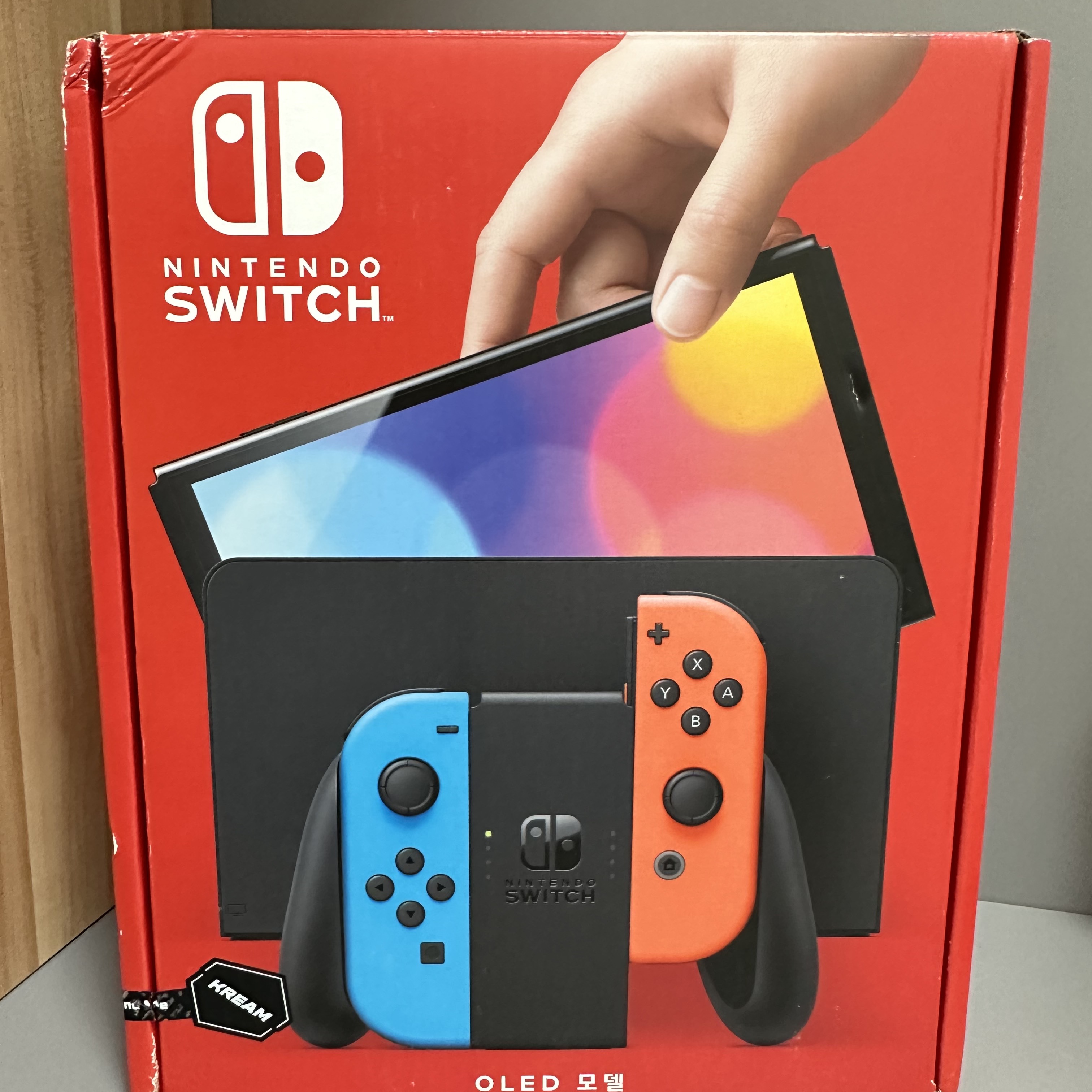 Nintendo Switch OLED Neon Blue Neon Red (Korean Ver.) 착용 스타일