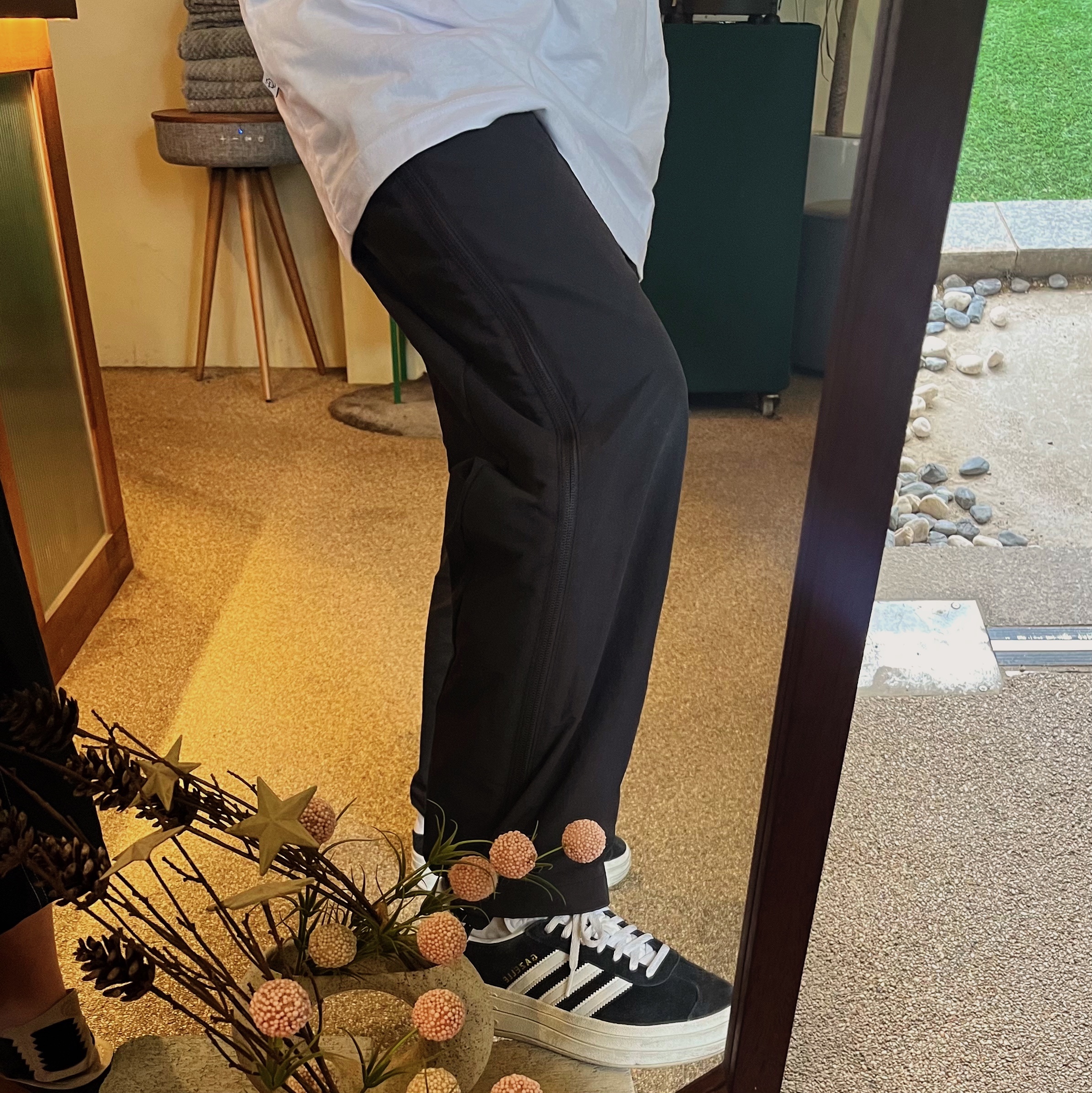 (W) Adidas Gazelle Bold Core Black Cloud White 착용 스타일