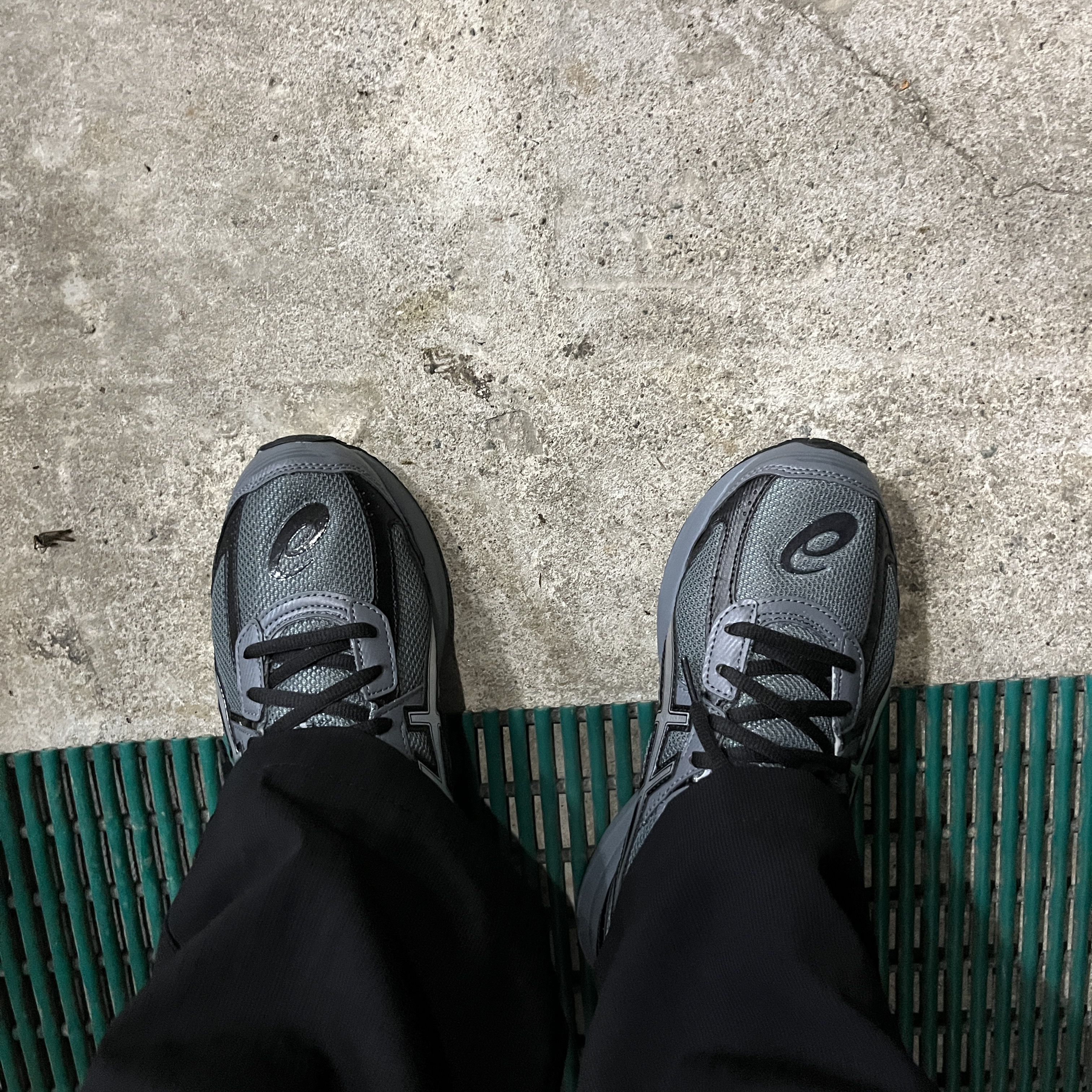 Asics Jog 100 S Steel Grey - 2E Wide 착용 스타일
