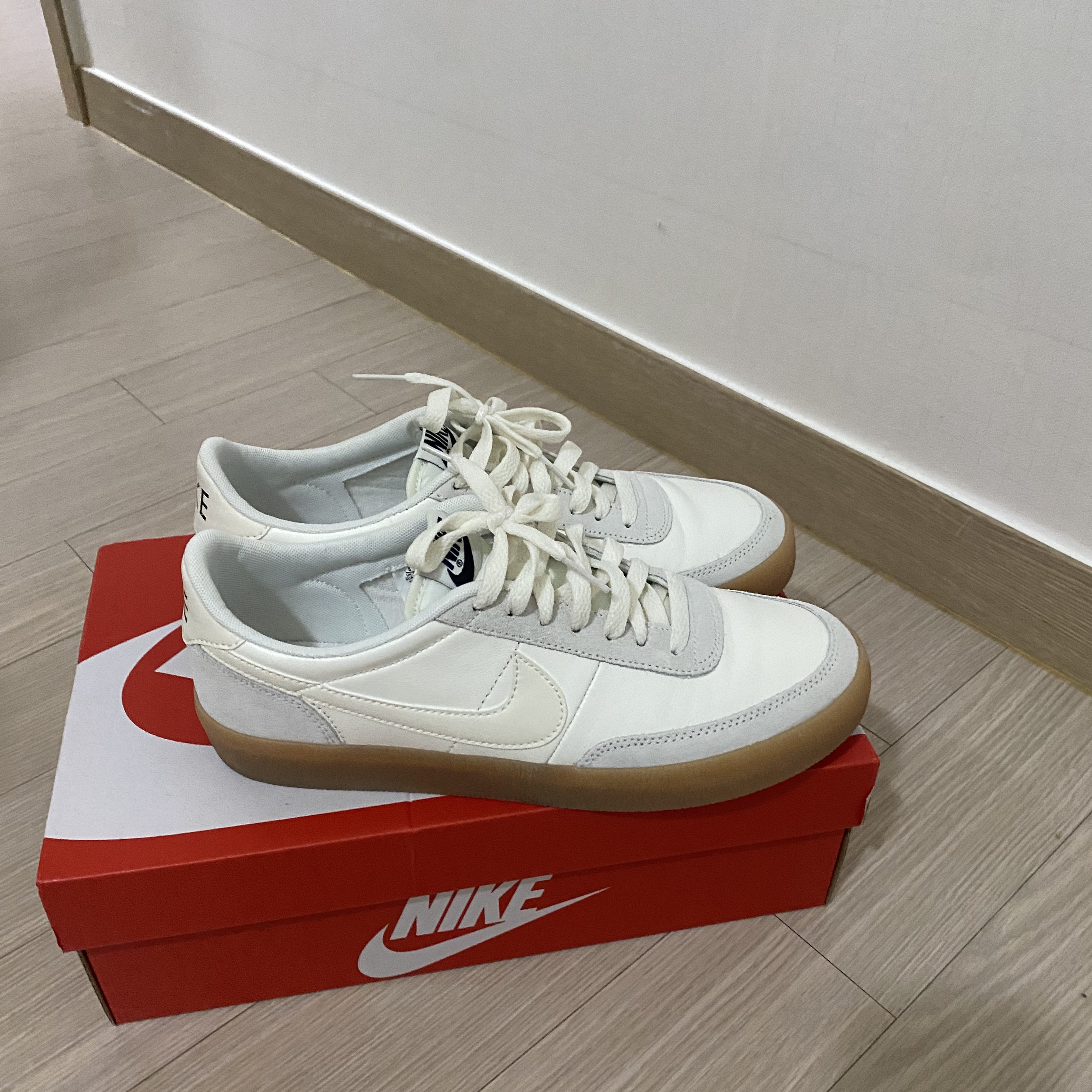 Nike Killshot 2 Leather Sail Gum 착용 스타일 - 2
