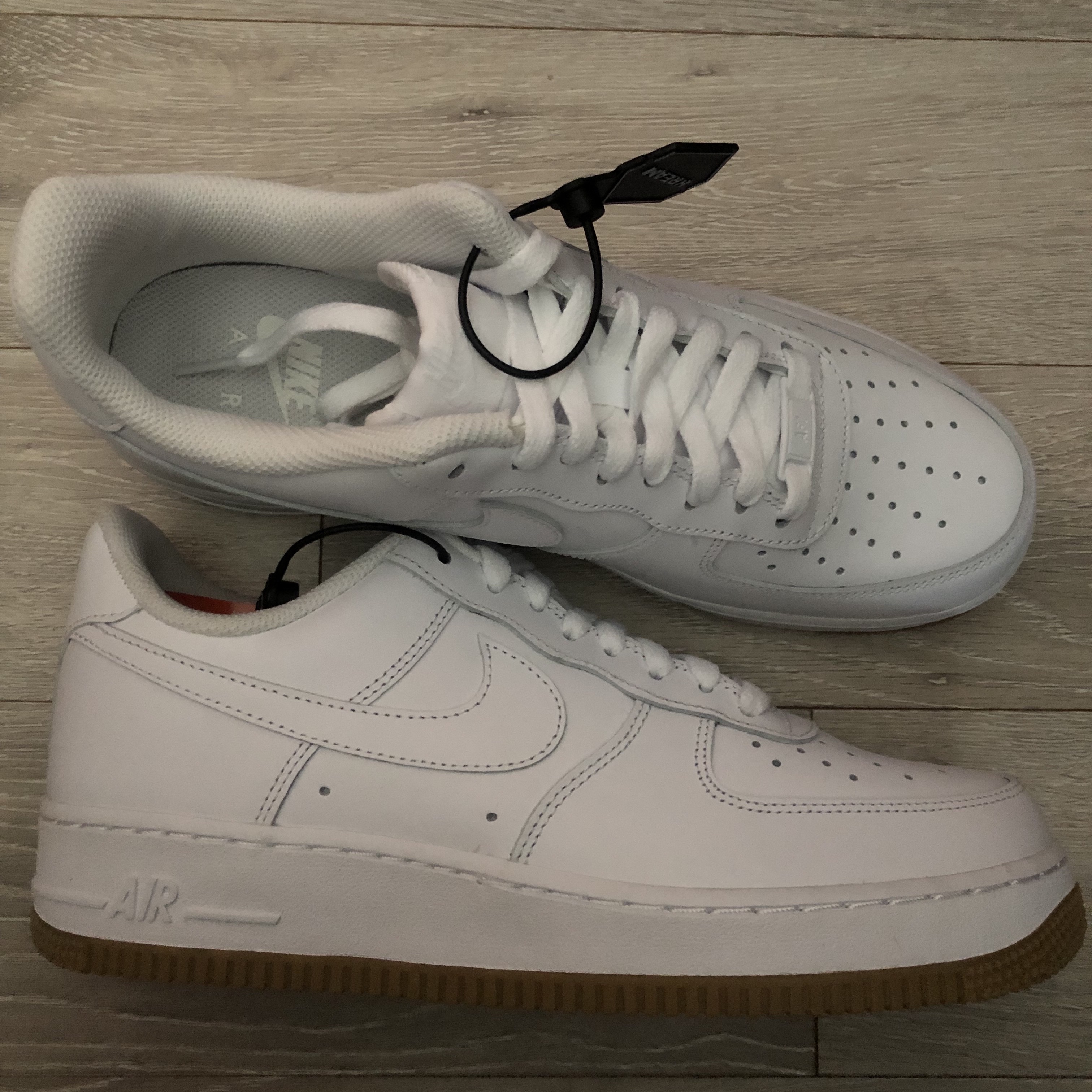 Nike Air Force 1 Low Premium White Gum Light Brown 착용 스타일