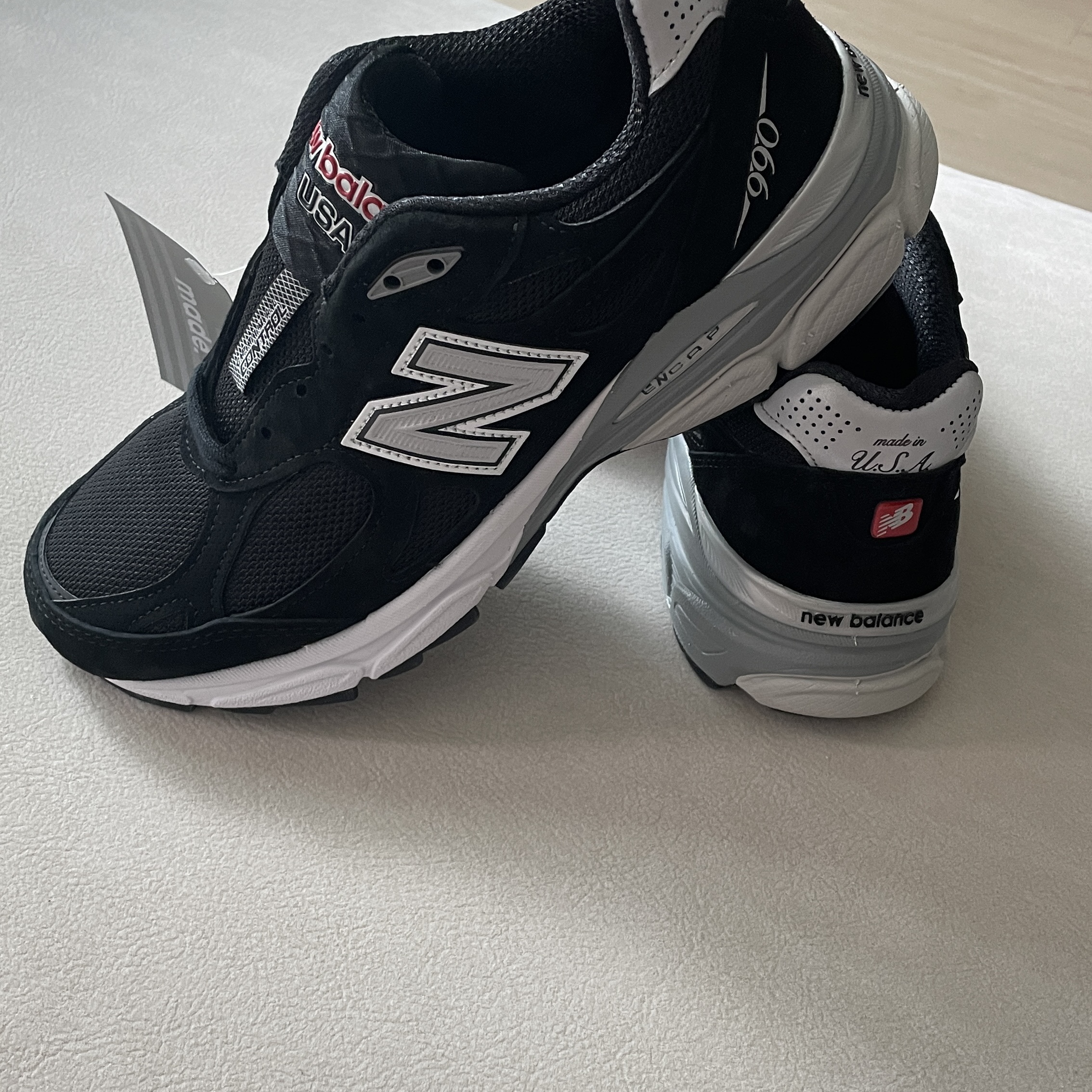 New Balance 990v3 Made in USA Black - D Standard 착용 스타일 - 5