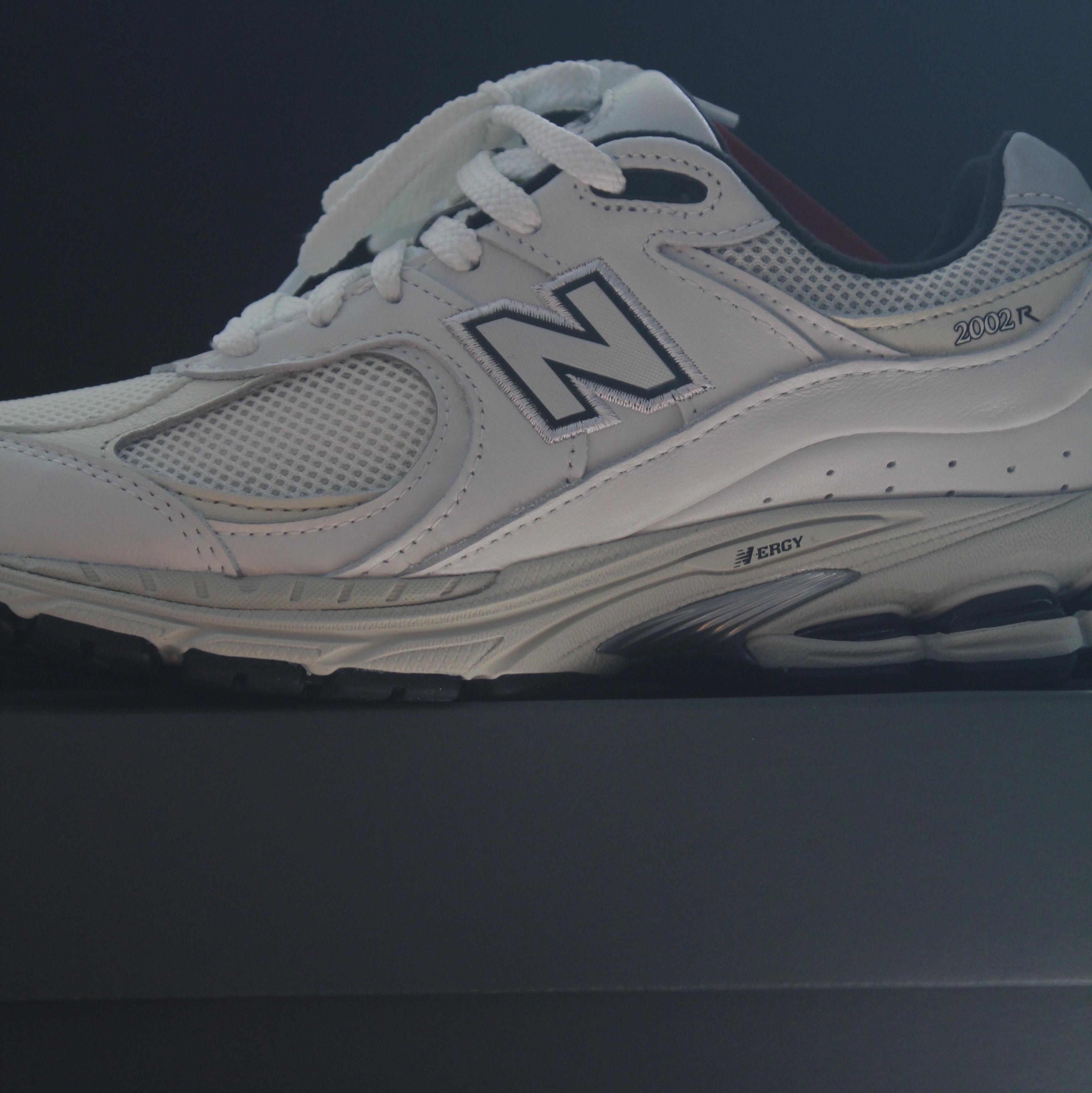New Balance 2002R White 착용 스타일 - 1