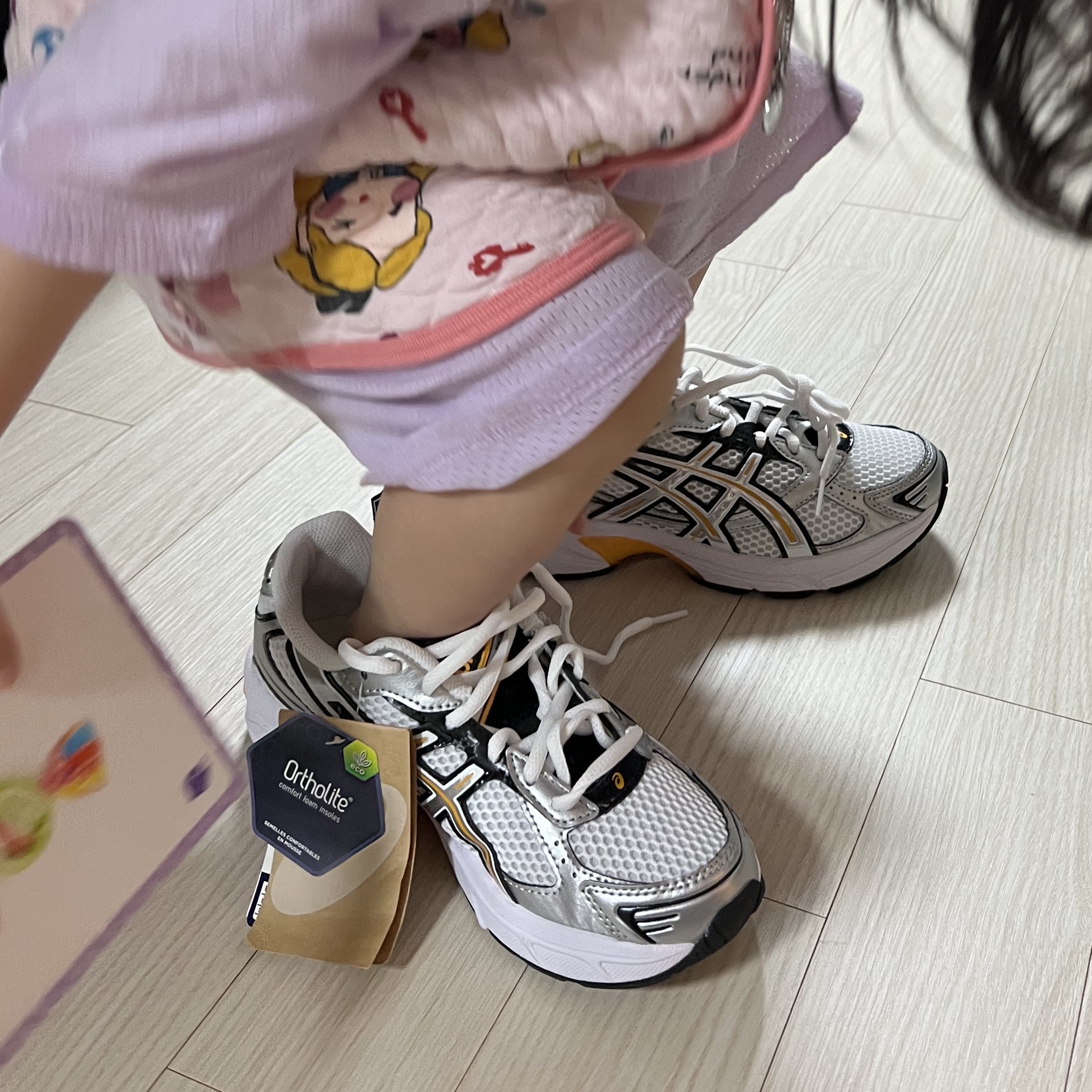 (W) Asics Gel-1130 White Pure Silver Yellow 착용 스타일 - 1