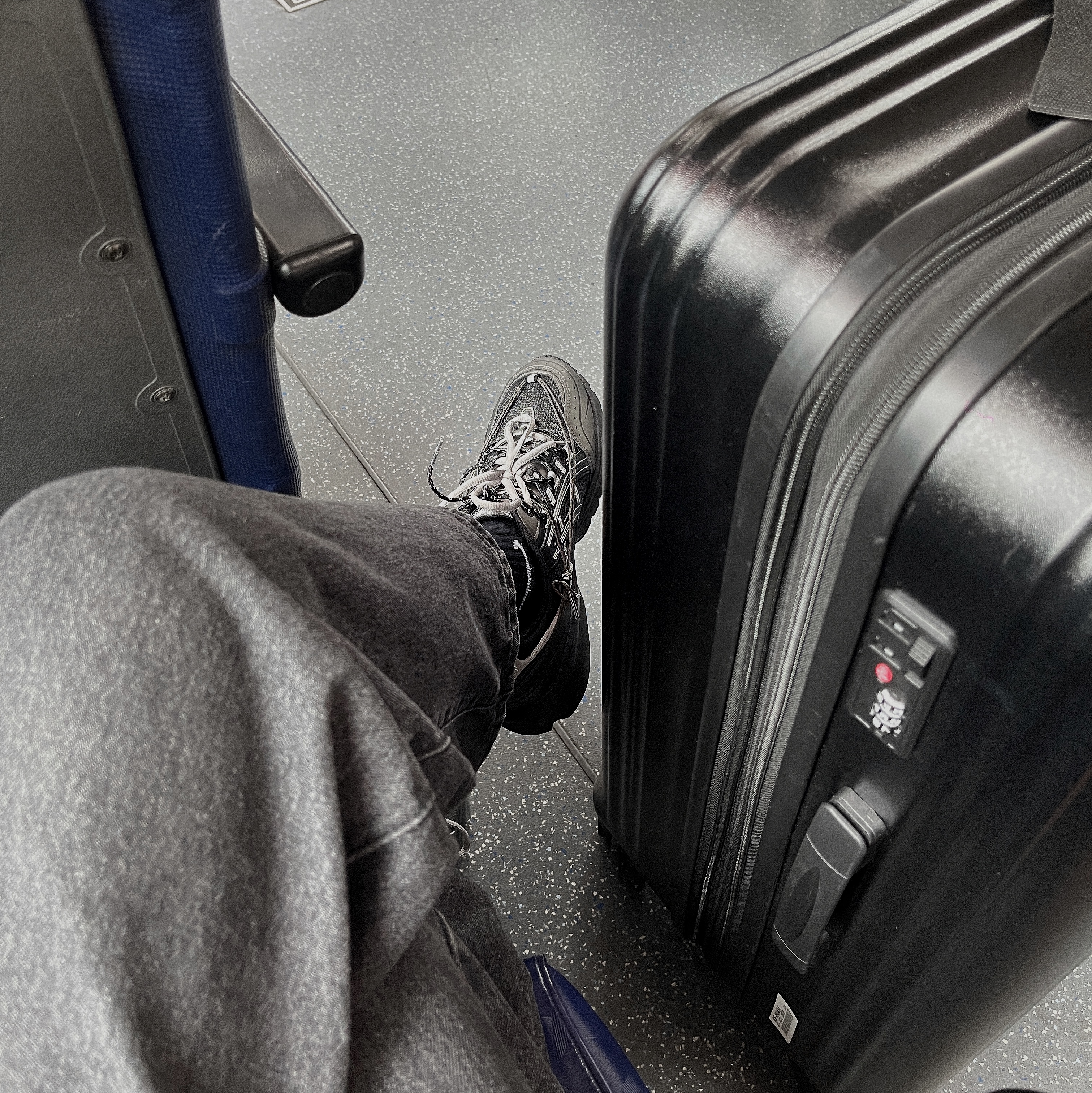 Asics x Andersson Bell Gel-1090 Black Silver 착용 스타일