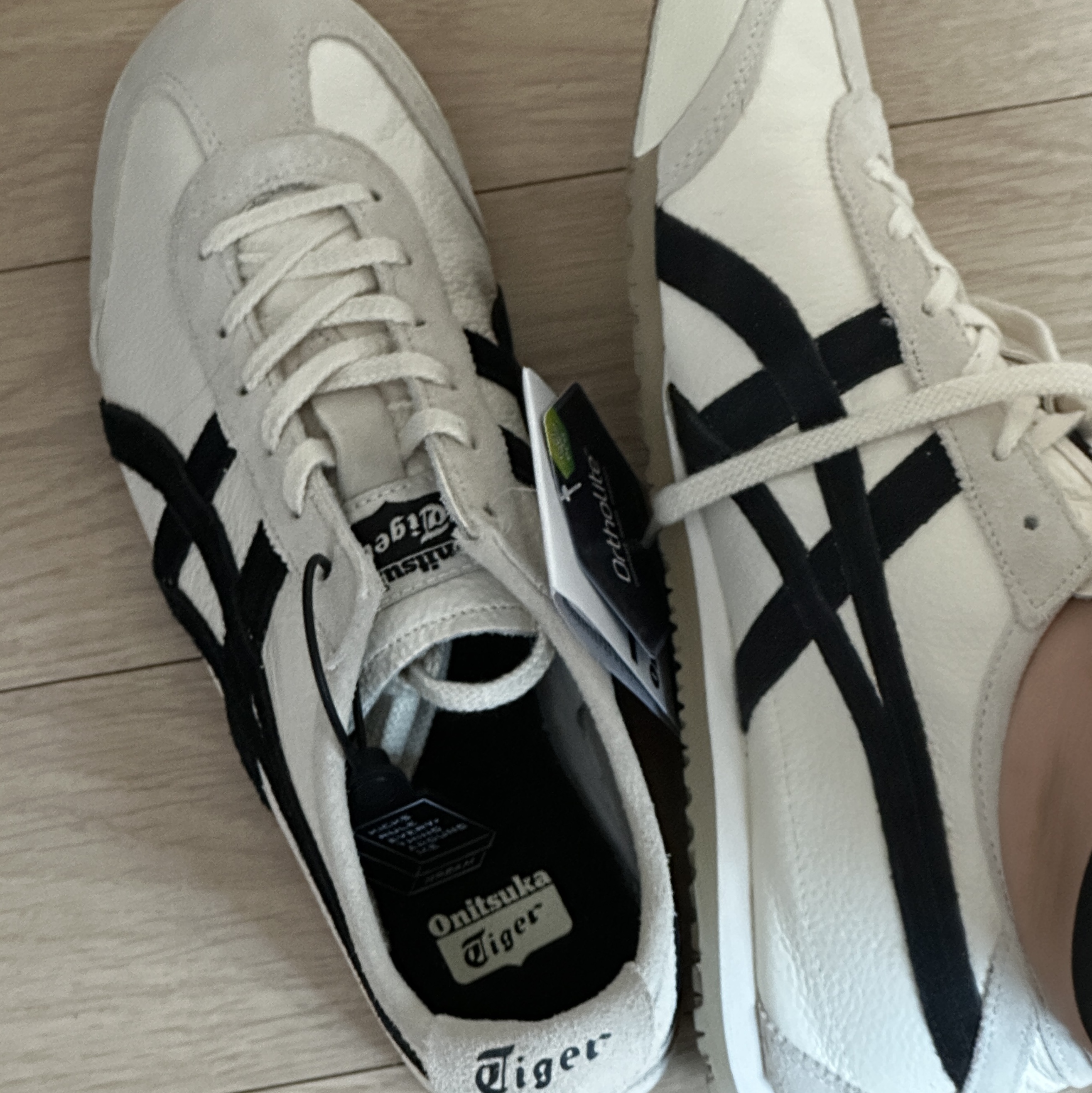 Onitsuka Tiger Mexico 66 Vintage White Black 착용 스타일