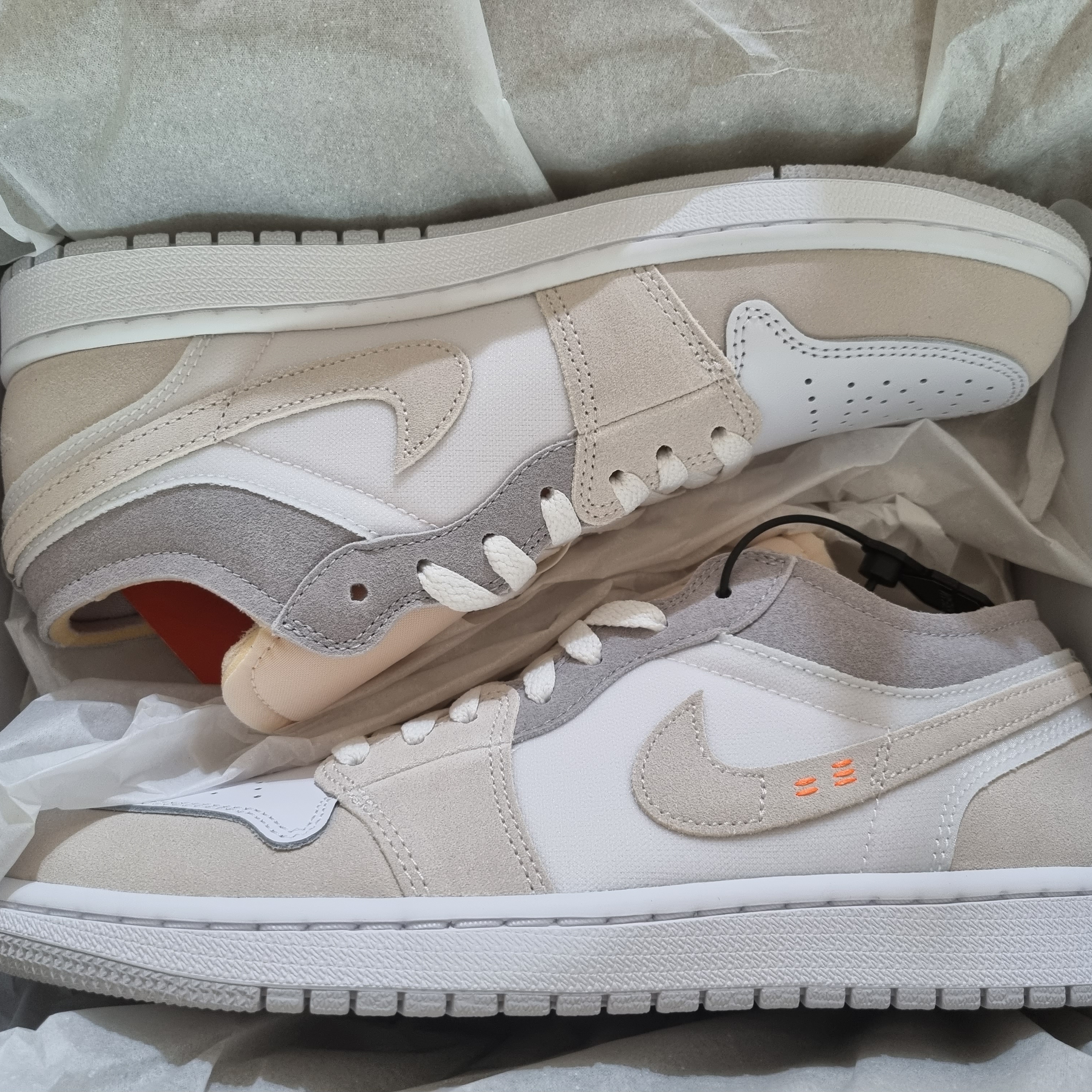 Jordan 1 Low SE Craft White and Phantom 착용 스타일