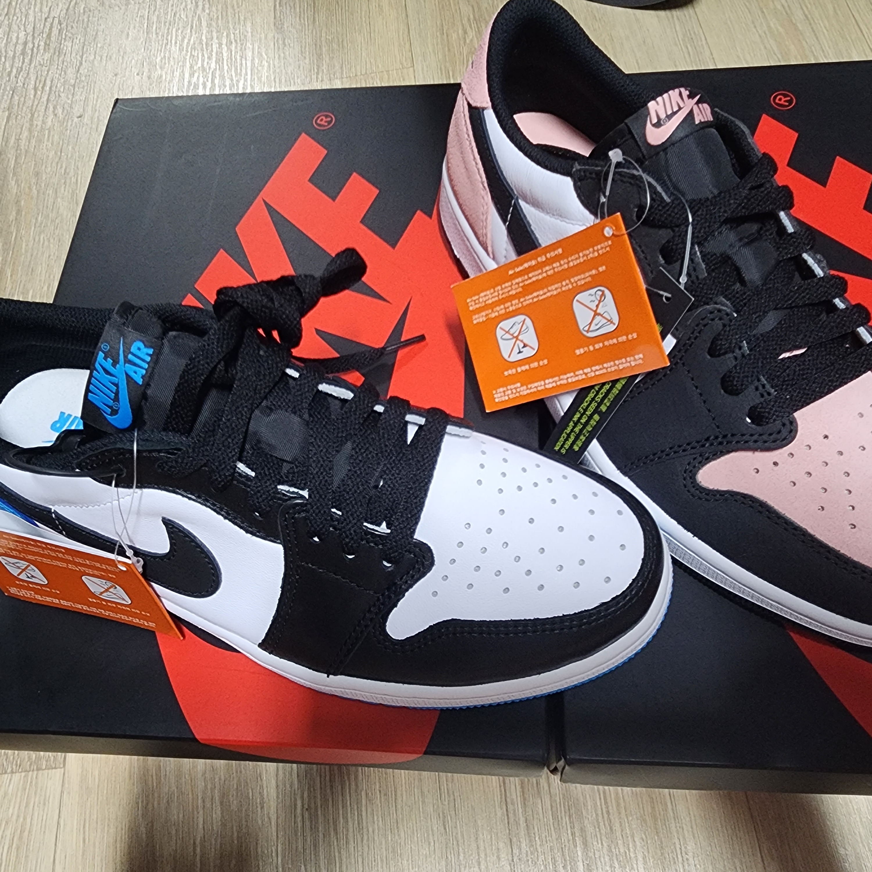 Jordan 1 Retro Low OG Black and Dark Powder Blue, Jordan 1 Retro Low OG Bleached Coral 착용 스타일 - 2