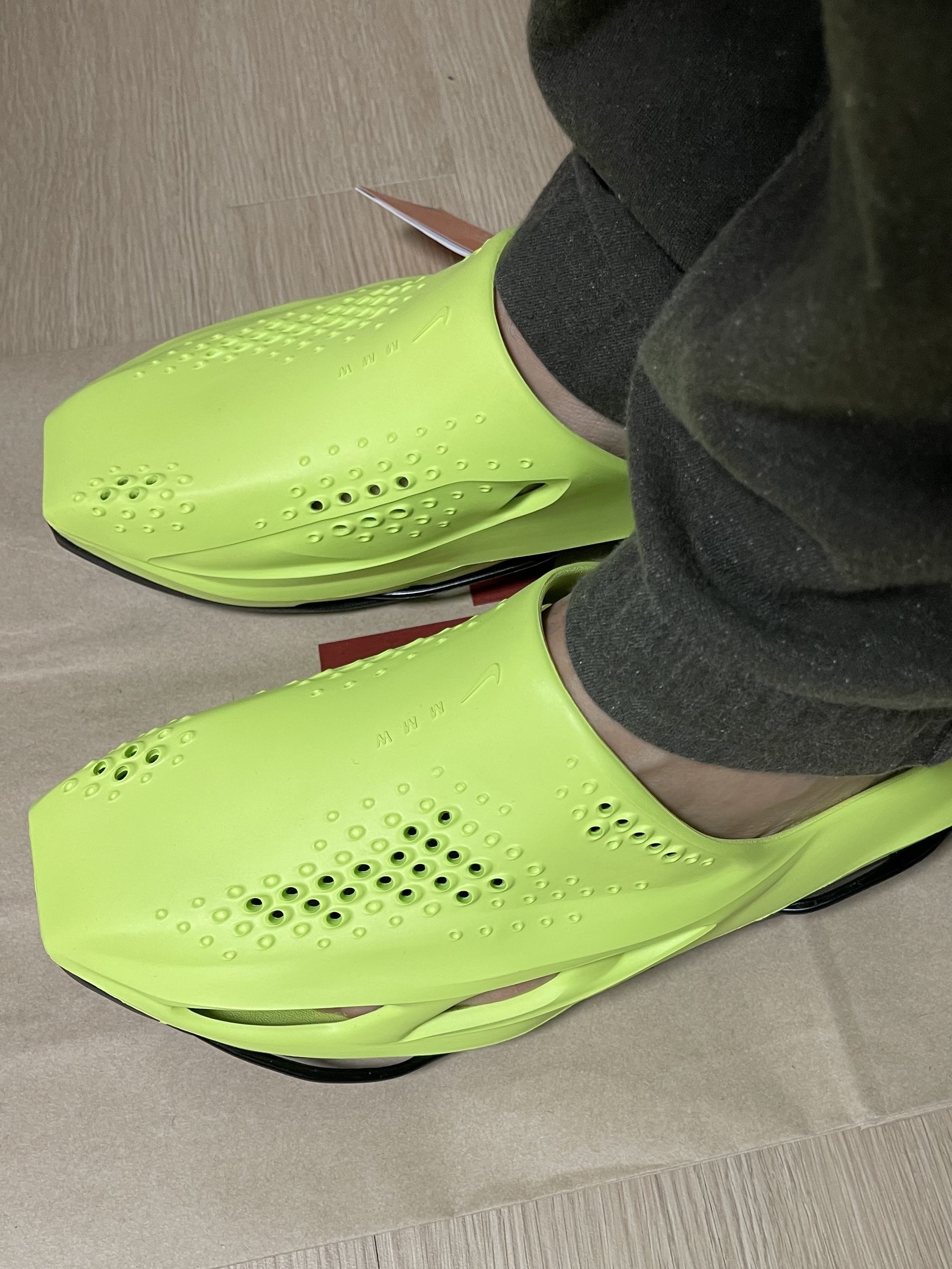 Nike x Matthew M Williams 005 Slide Volt 착용 스타일 - 3