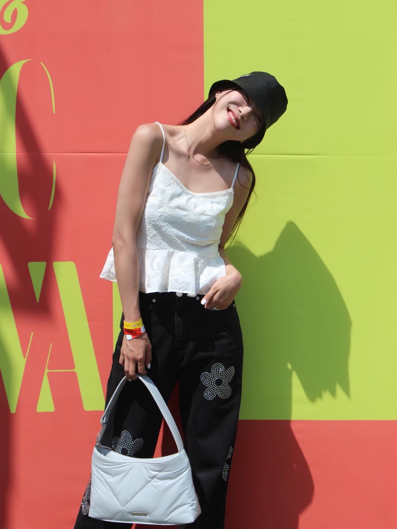 Prada Re-Nylon Bucket Hat Black 착용 스타일 - 1