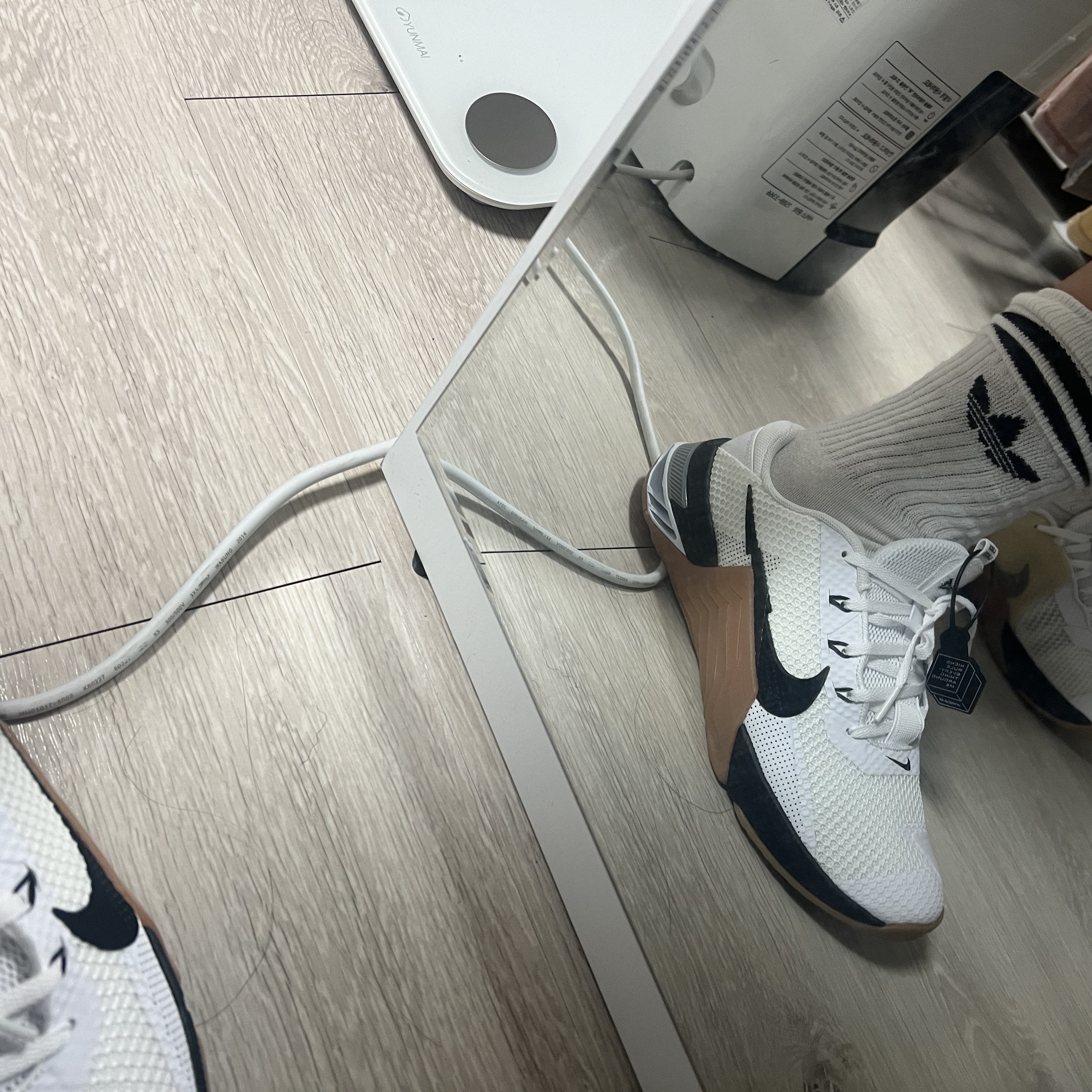 Nike Metcon 7 White Gum 착용 스타일