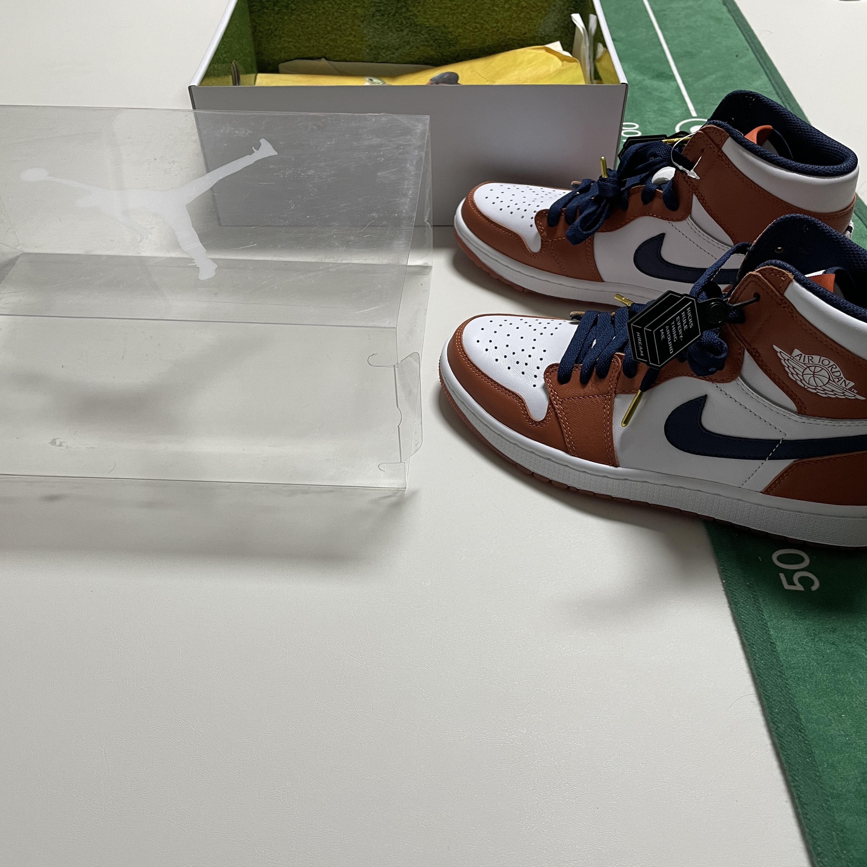 Jordan 1 x Eastside Golf High Golf Burnt Sunrise White 착용 스타일 - 1