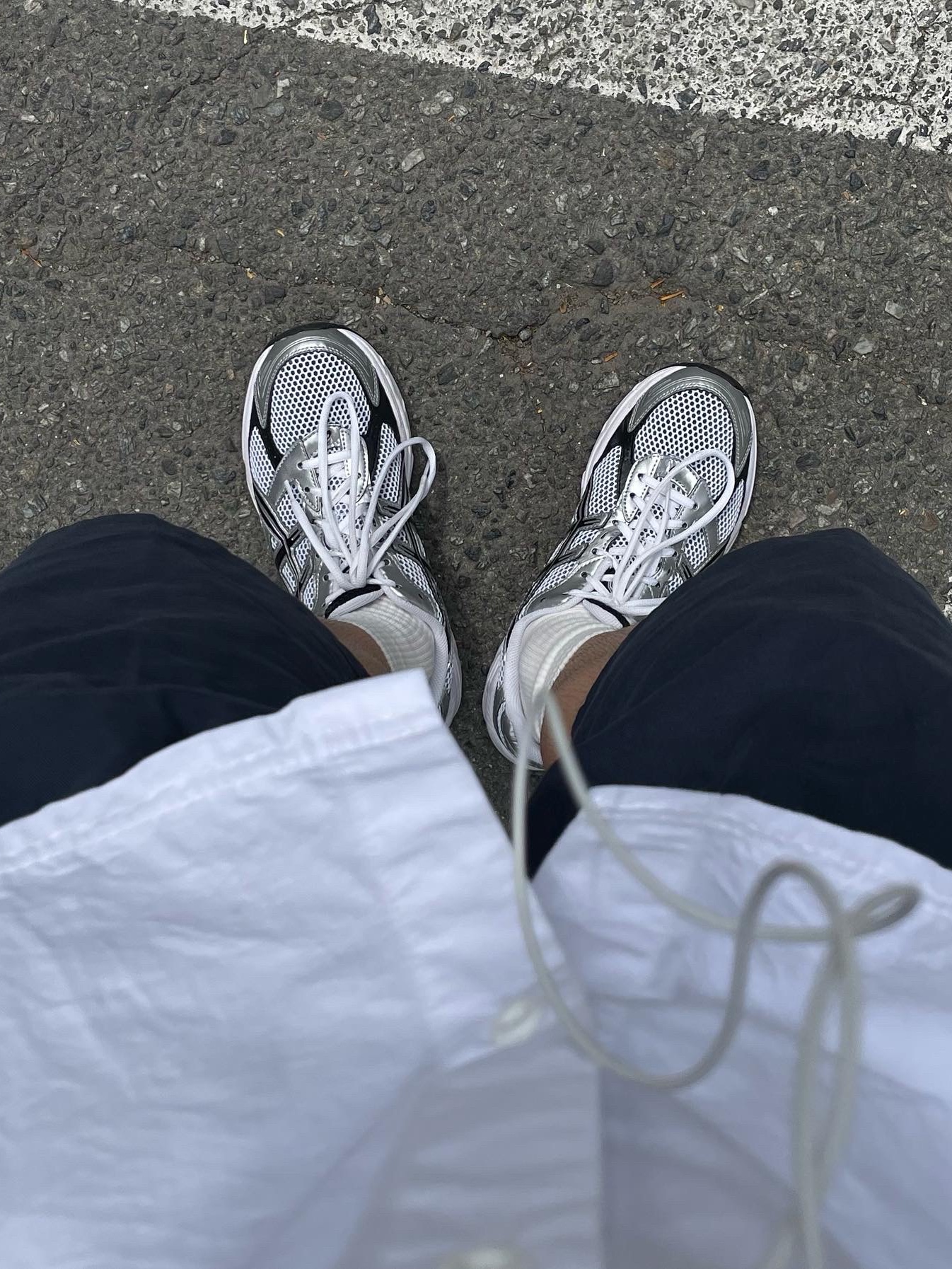 Asics Gel-1130 White Black 착용 스타일