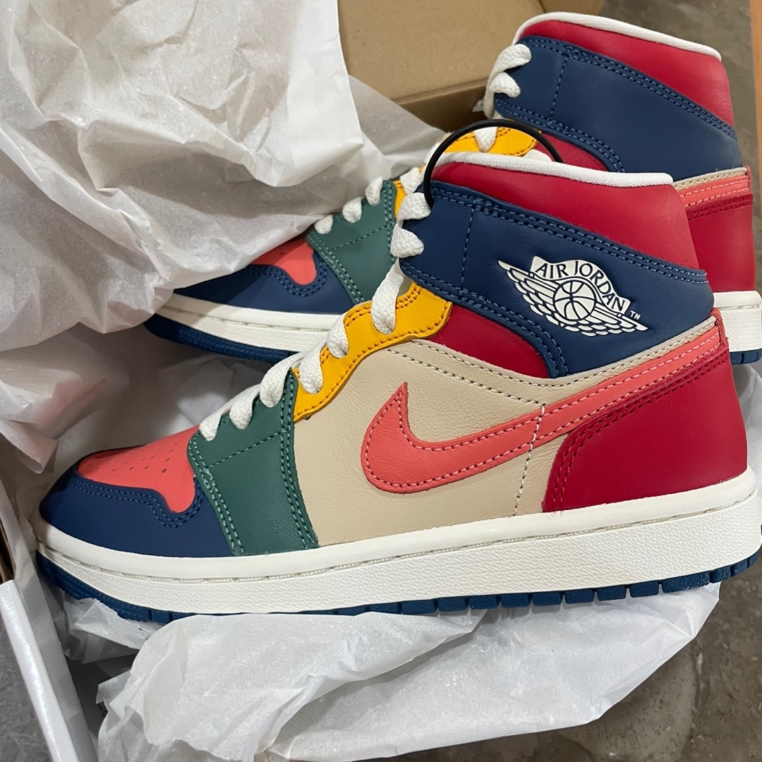 (W) Jordan 1 Mid SE French Blue Magic Amber 착용 스타일