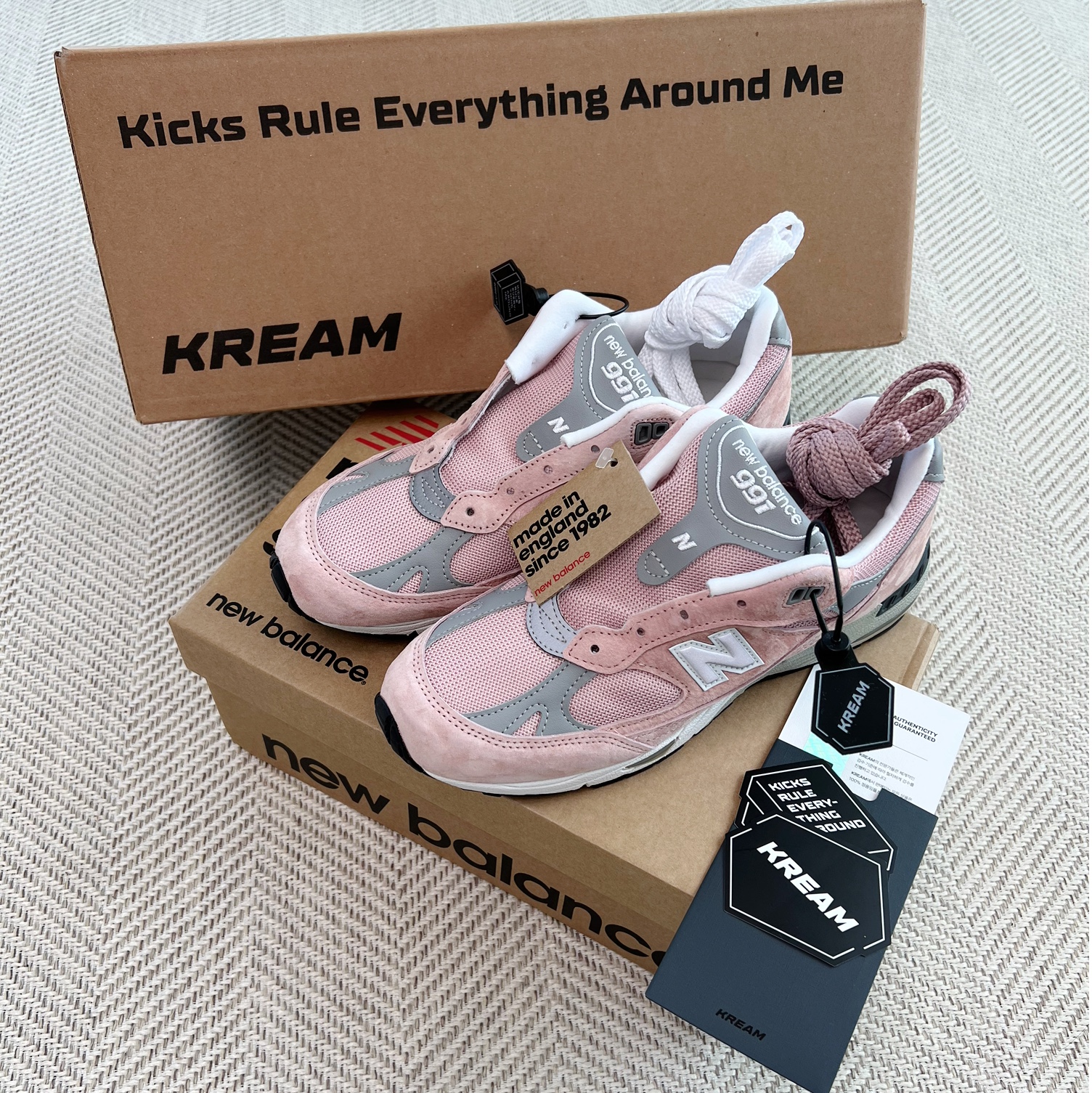 (W) New Balance 991 Made in UK Shy Pink 착용 스타일 - 2